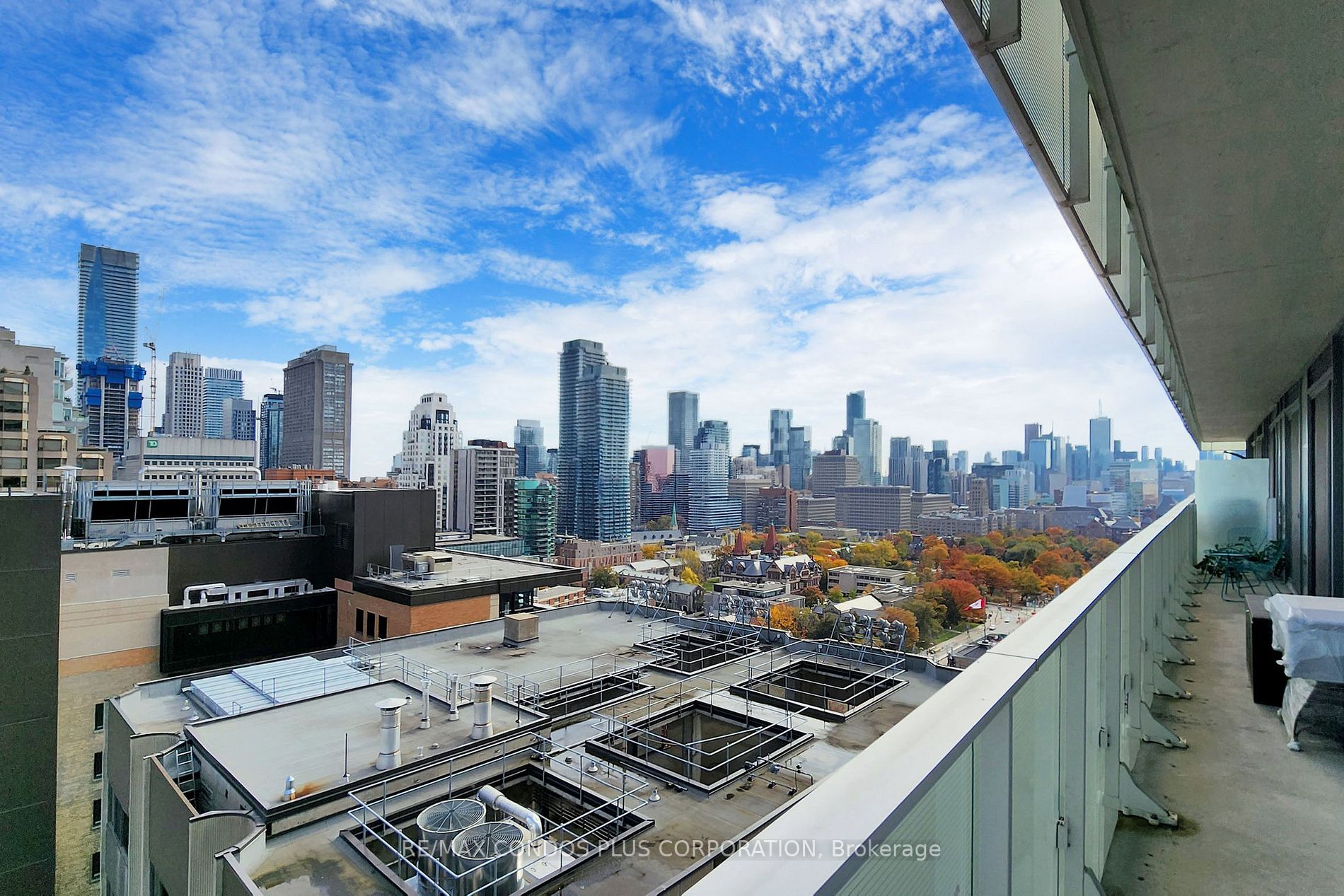 200 Bloor St W, #2105