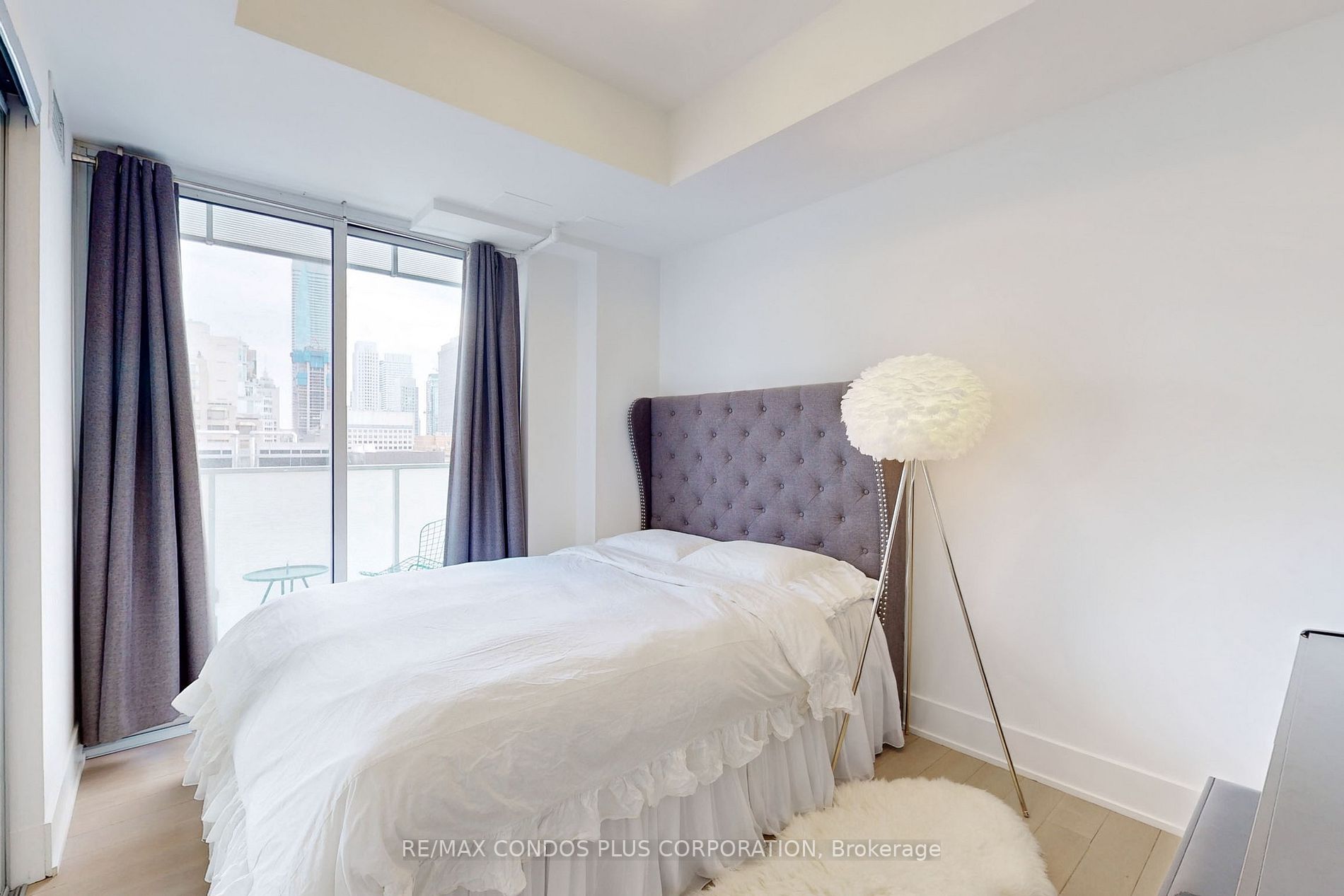 200 Bloor St W, #2105