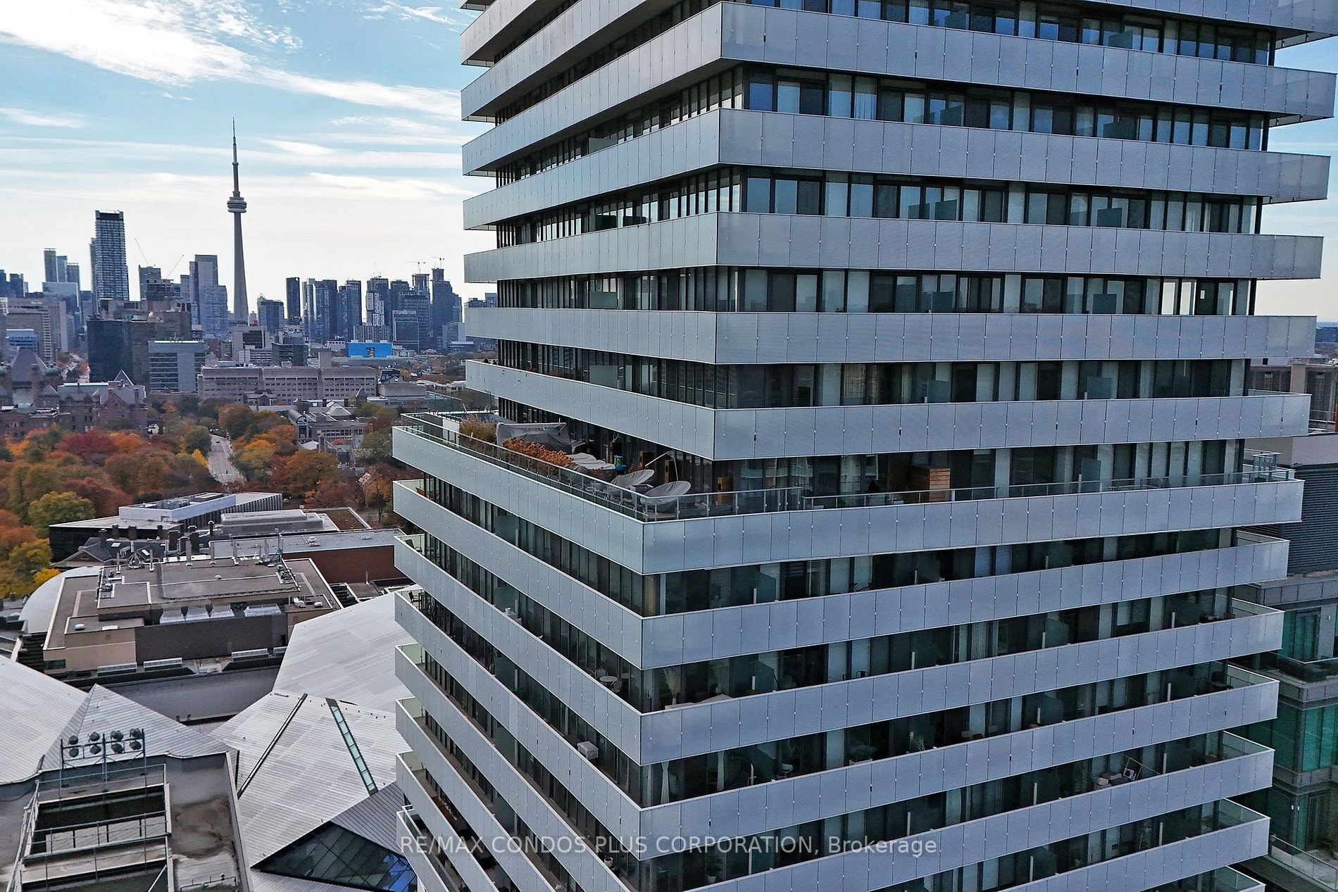 200 Bloor St W, #2105