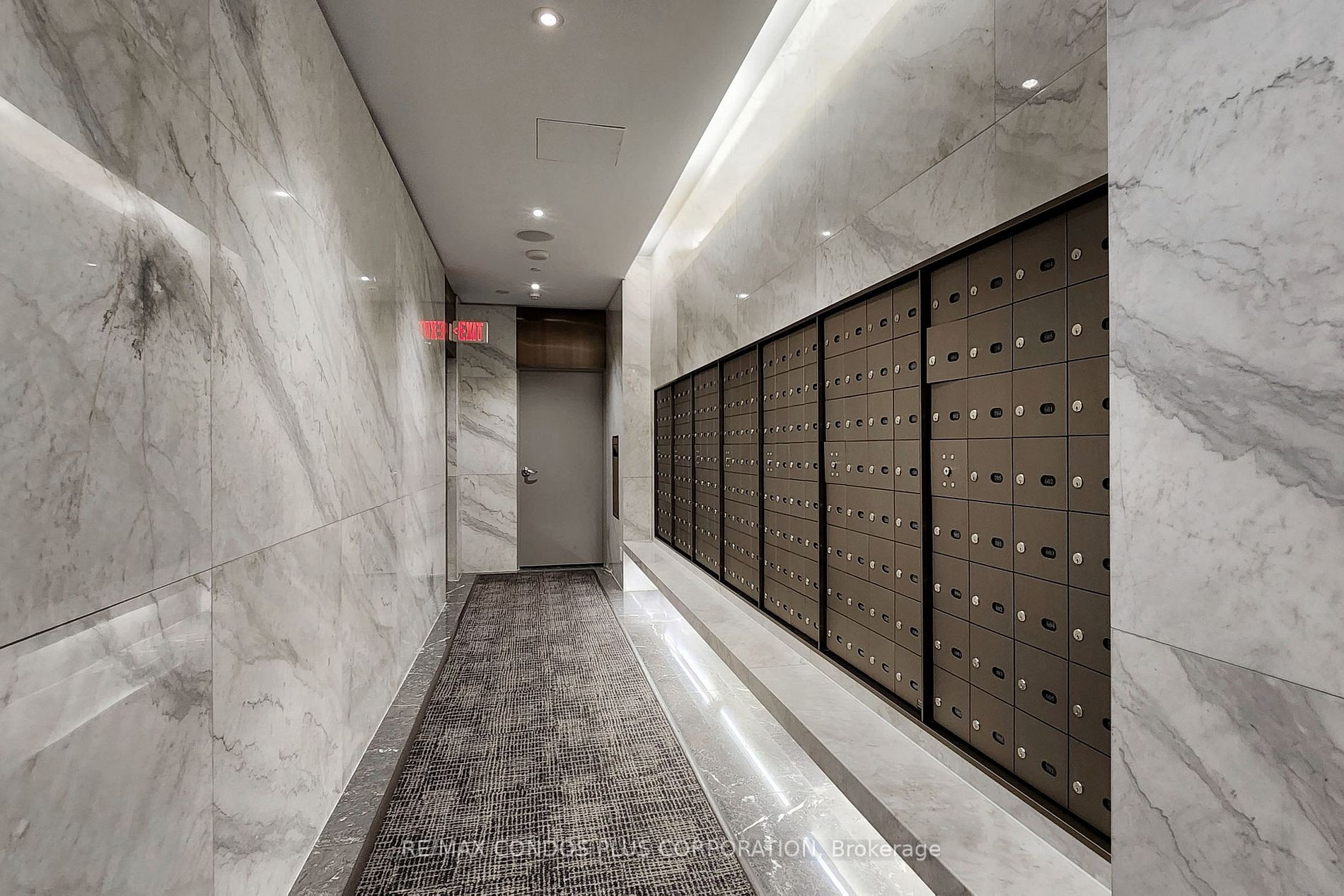 200 Bloor St W, #2105
