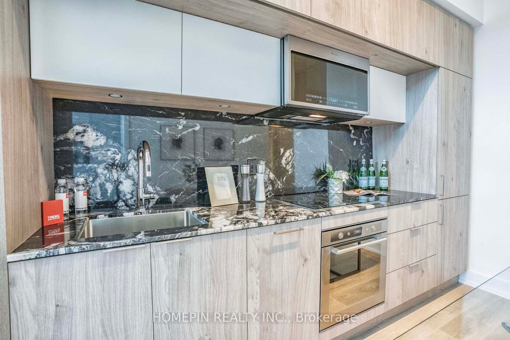 25 Adra Grado Way, #611