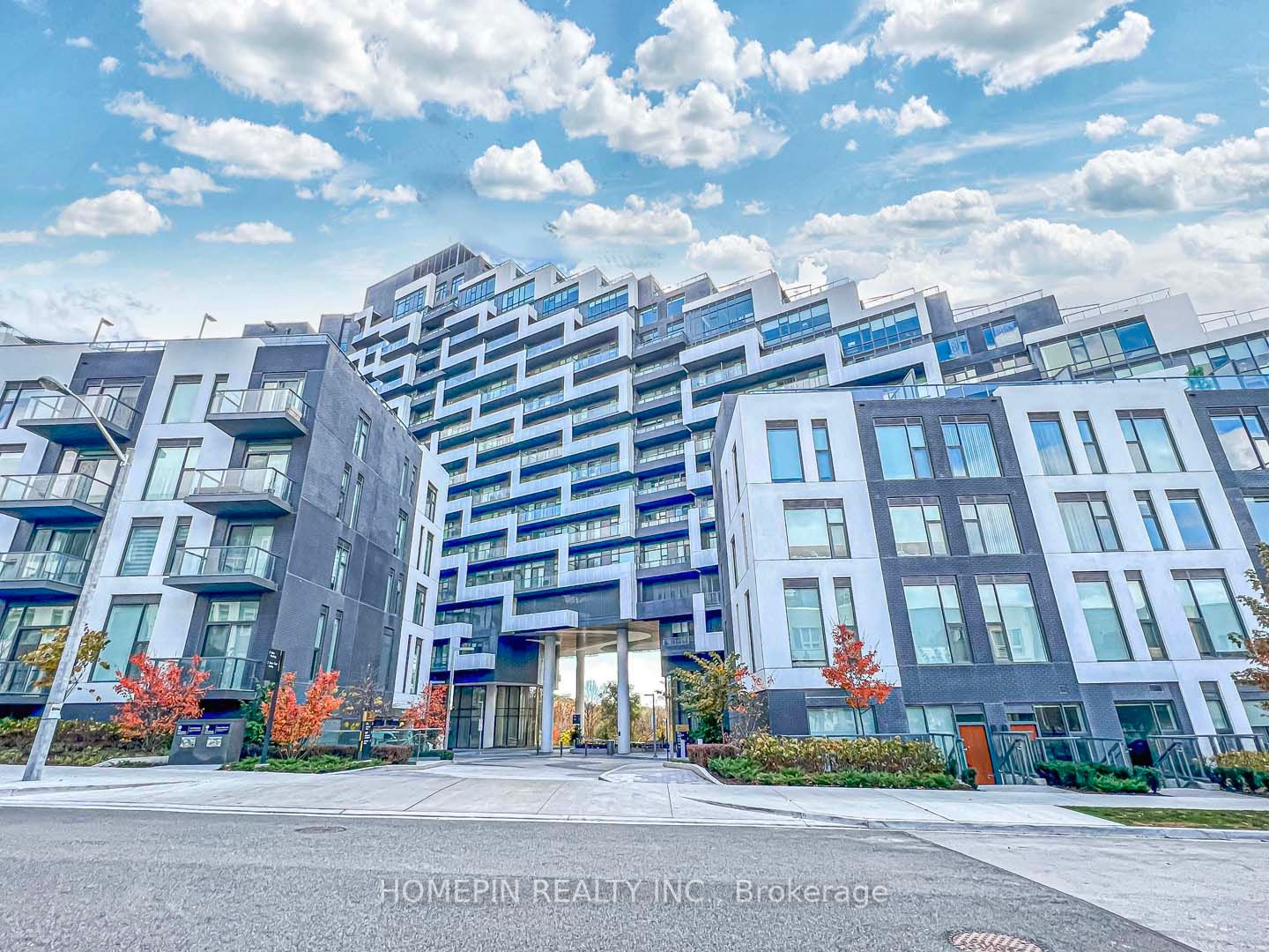 25 Adra Grado Way, #611