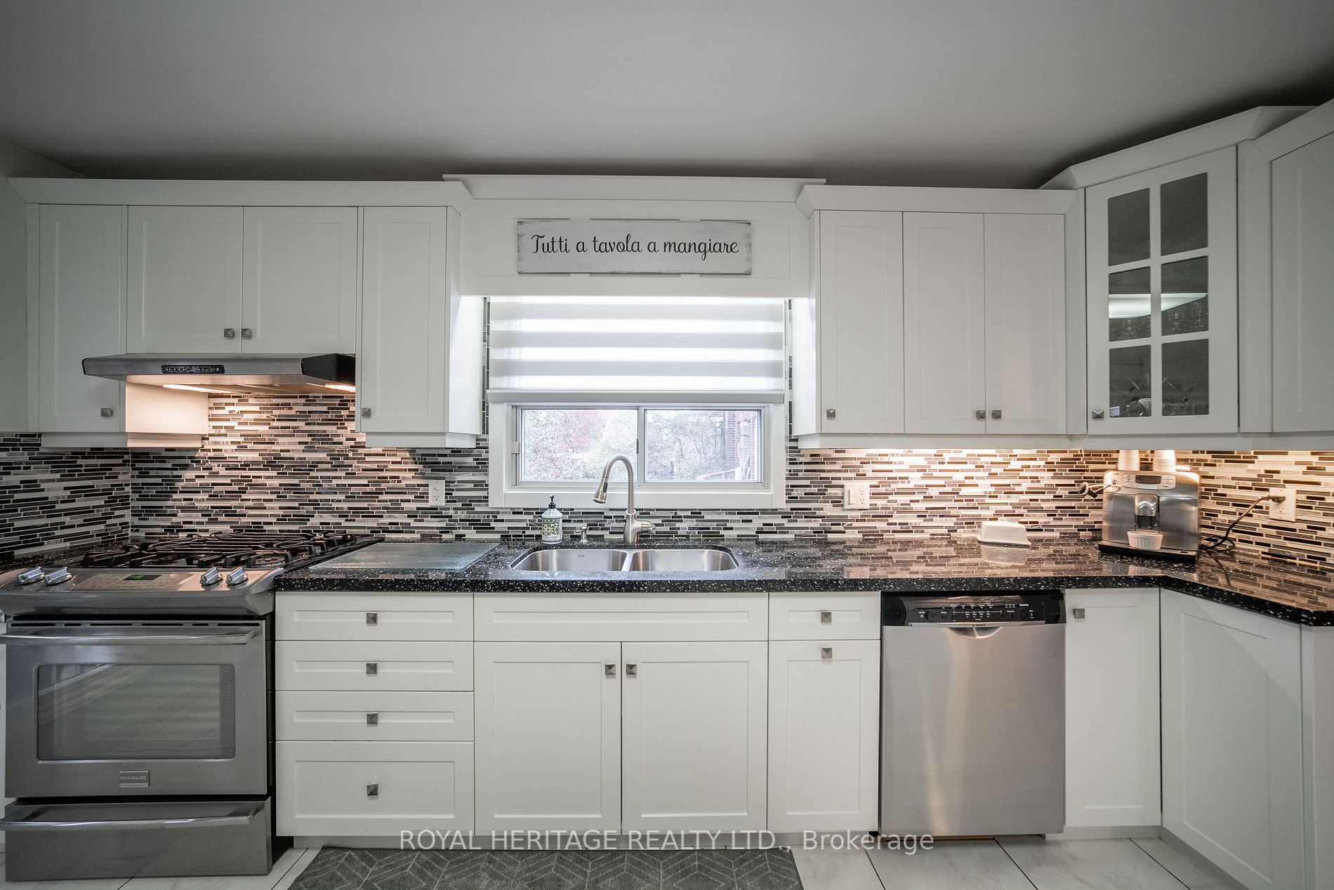 93 Wyndcliff Cres
