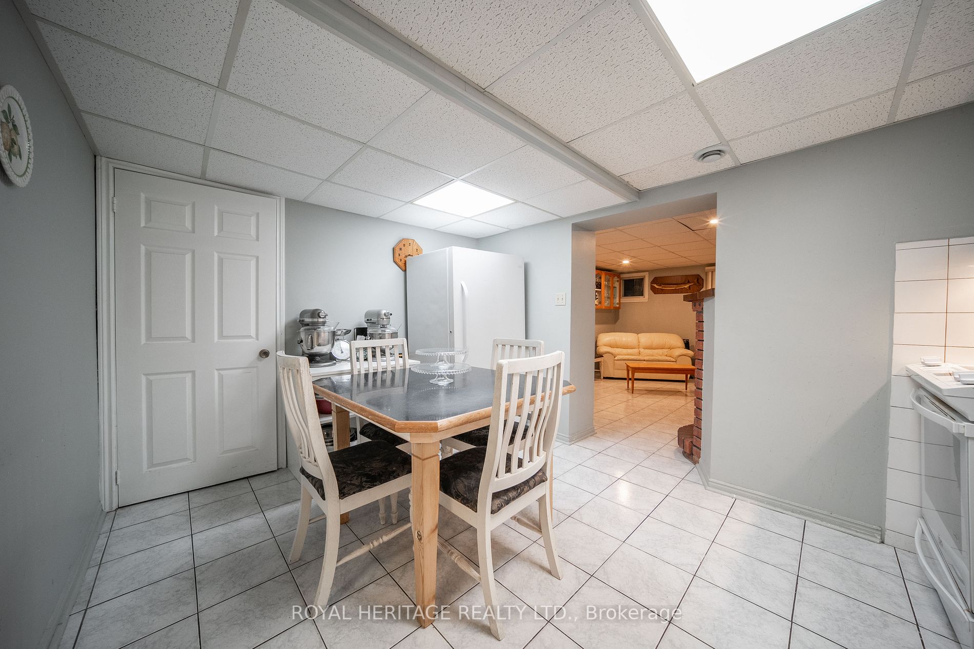 93 Wyndcliff Cres