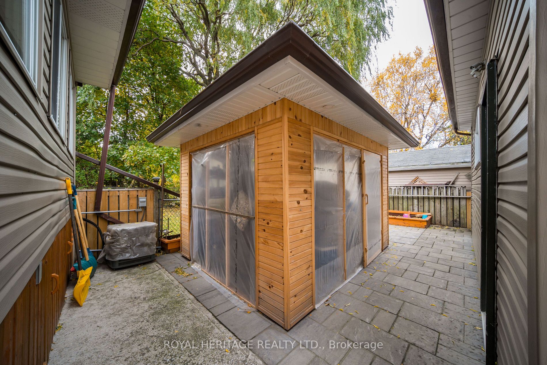 93 Wyndcliff Cres