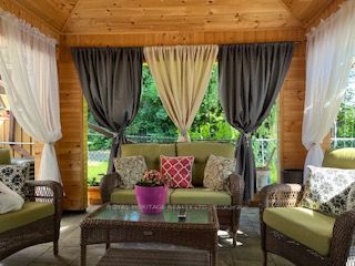 93 Wyndcliff Cres