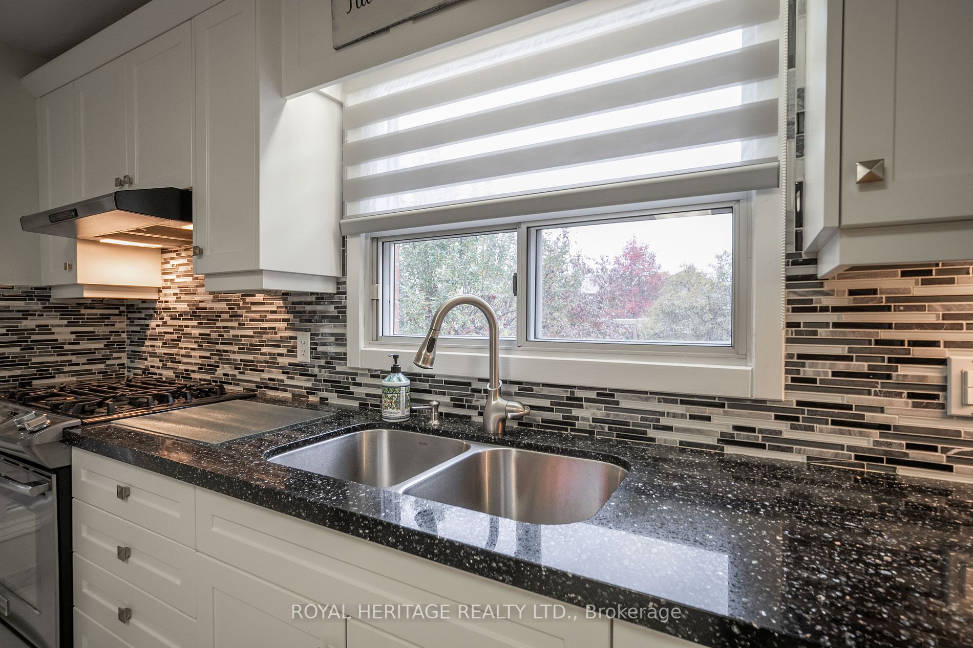 93 Wyndcliff Cres