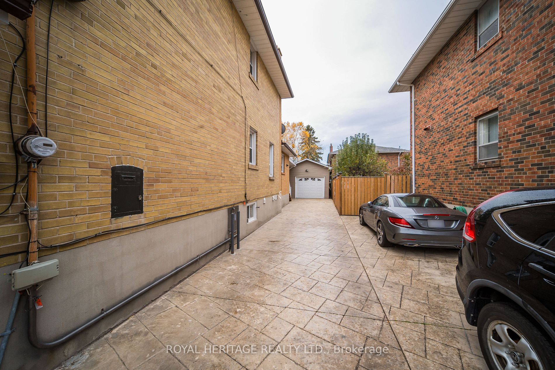 93 Wyndcliff Cres