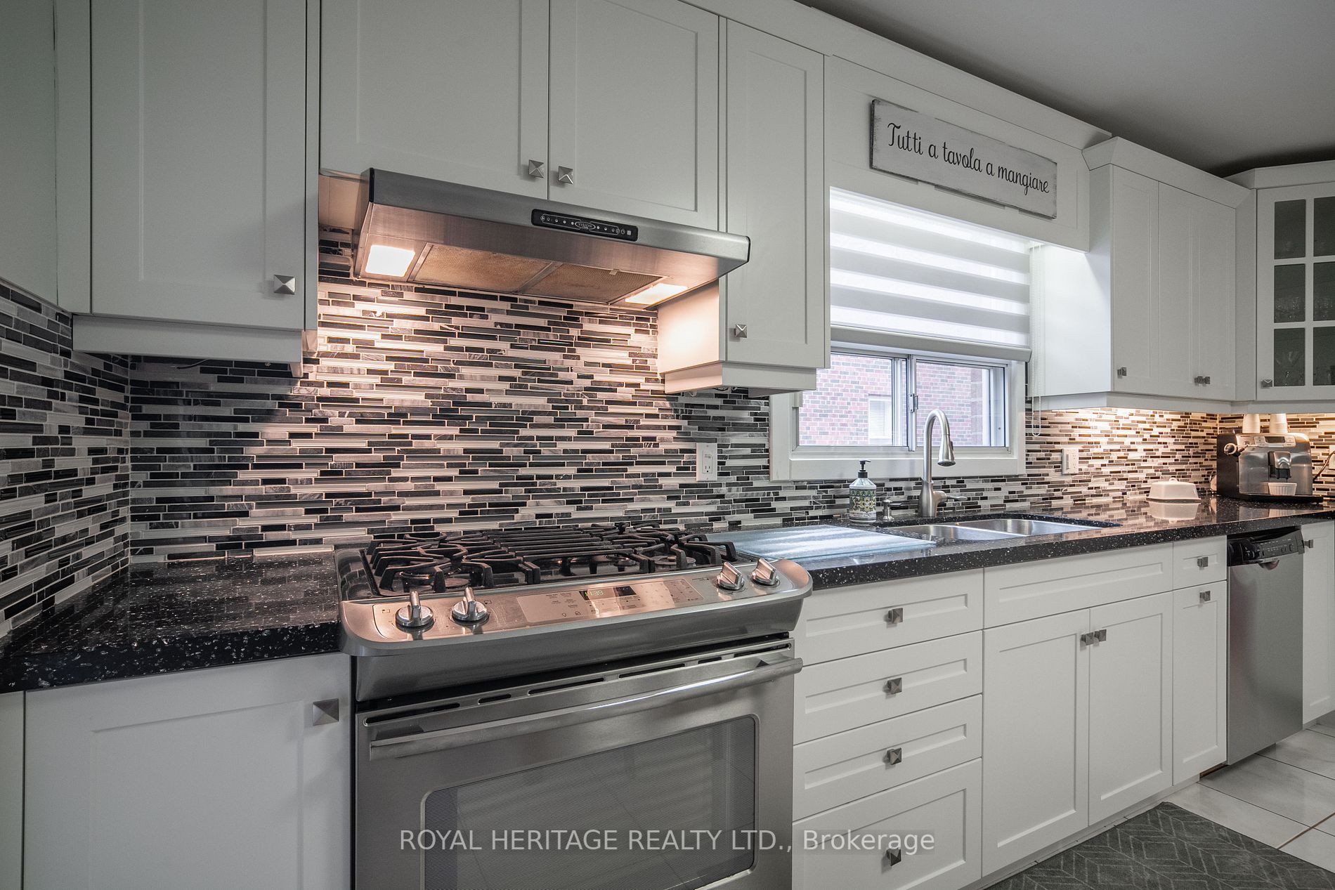93 Wyndcliff Cres