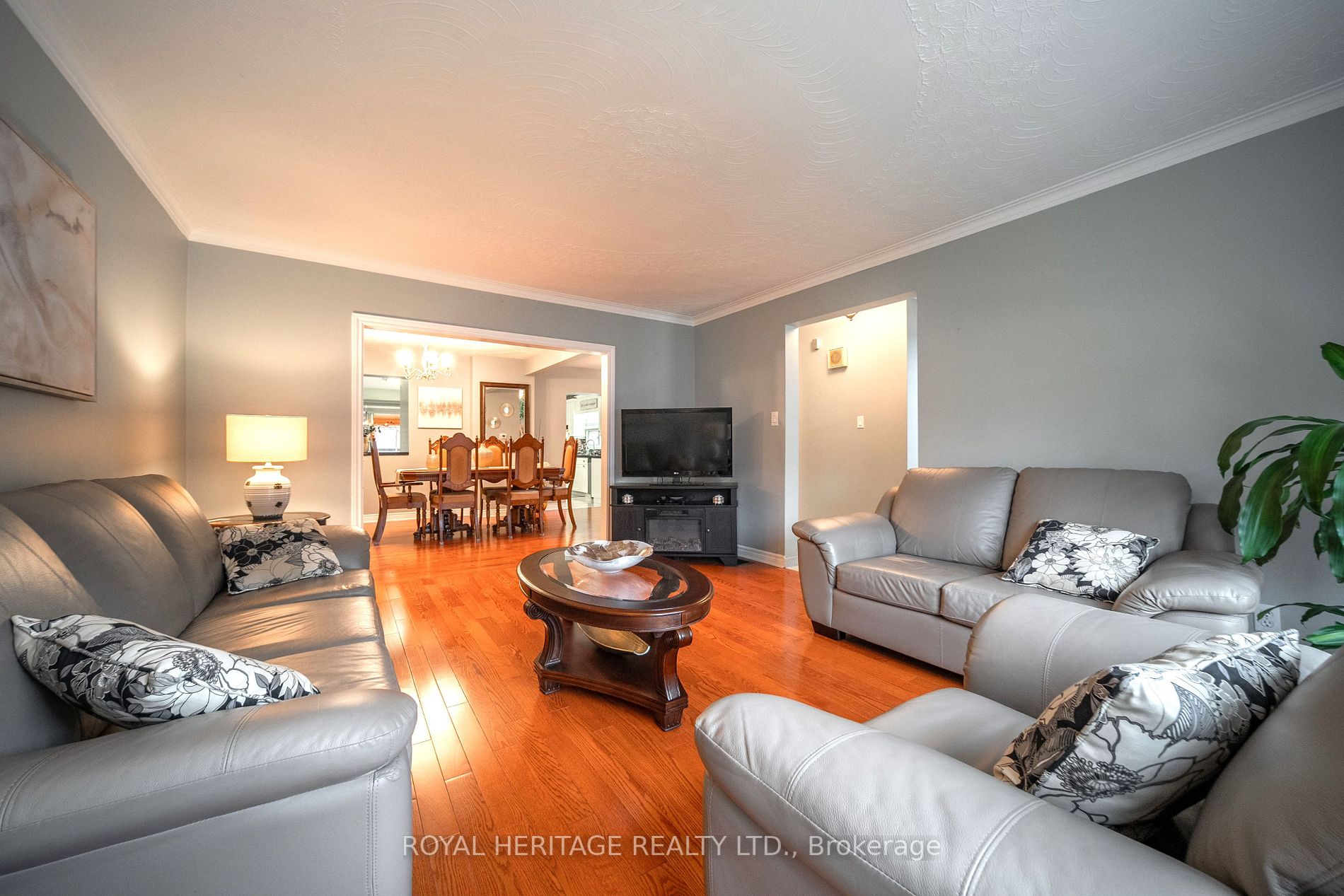 93 Wyndcliff Cres