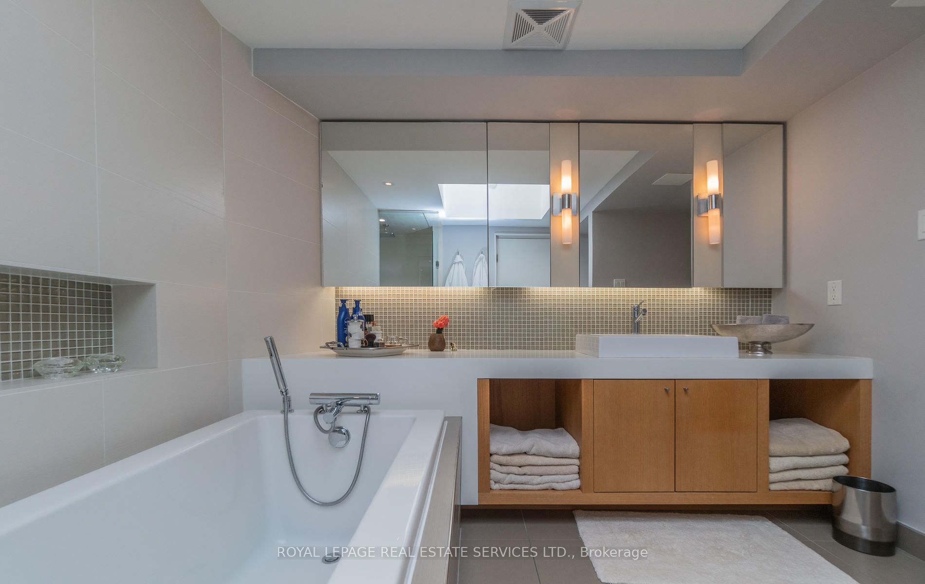 160 Bedford Rd, #301
