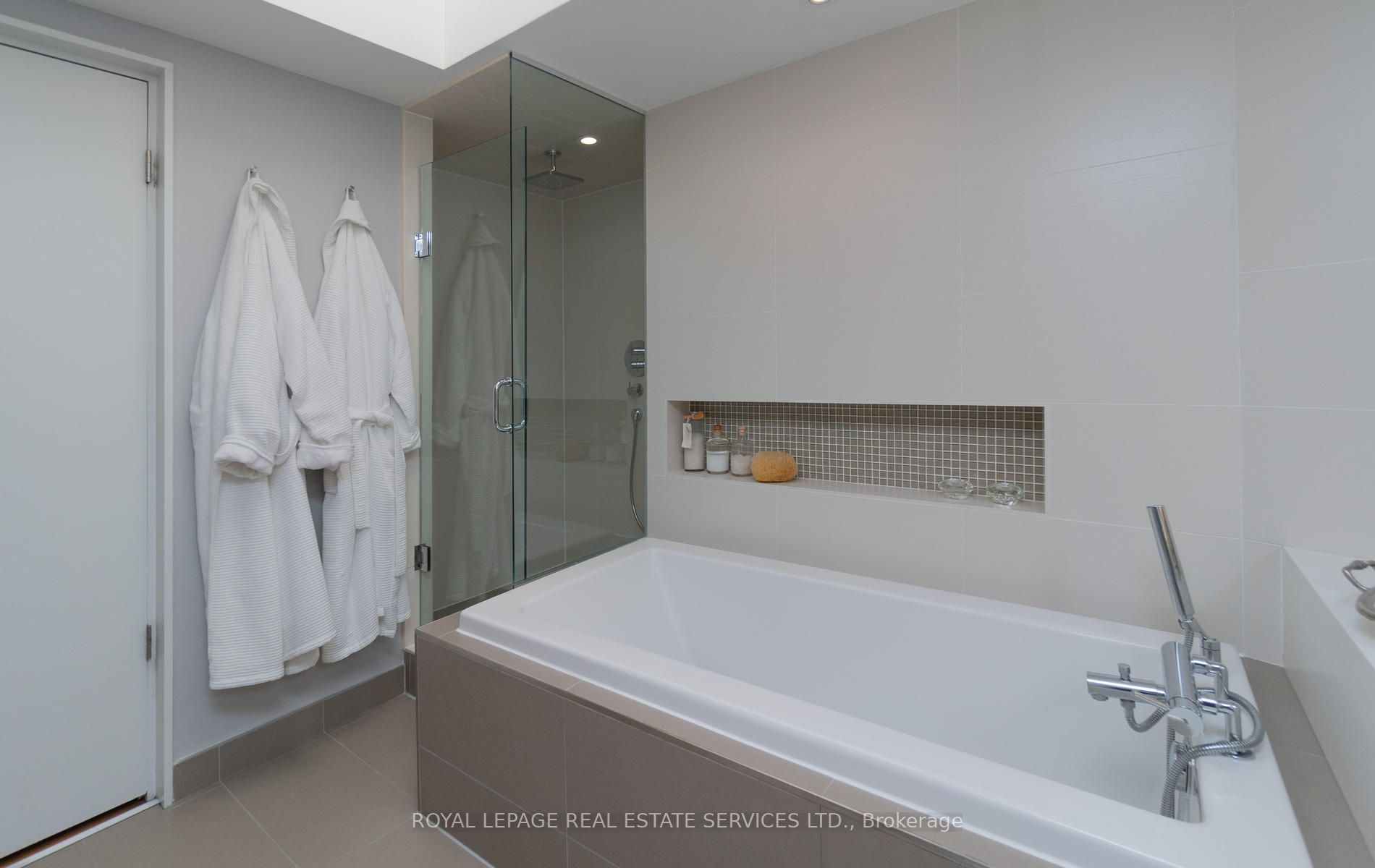 160 Bedford Rd, #301