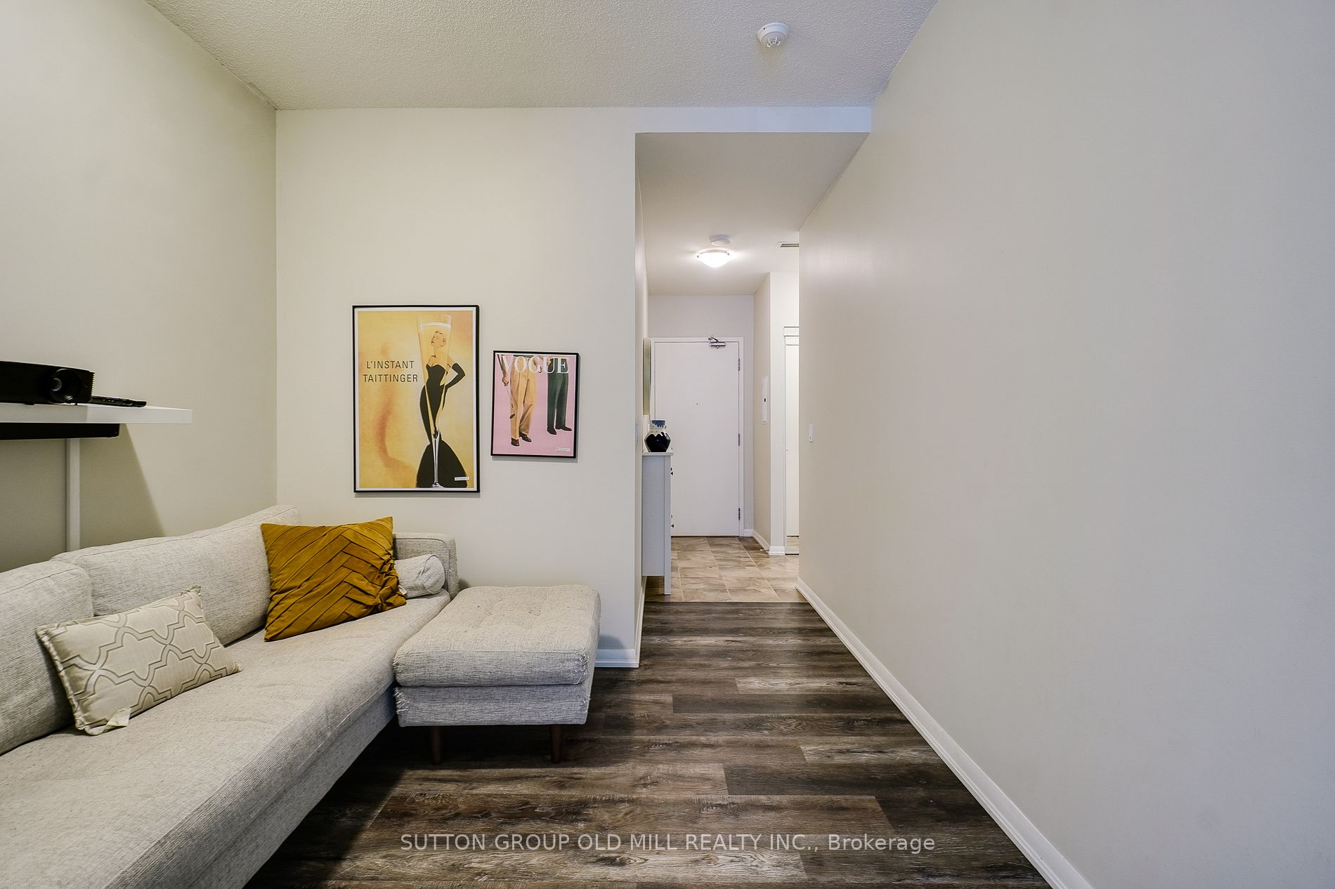 209 Fort York Blvd, #180