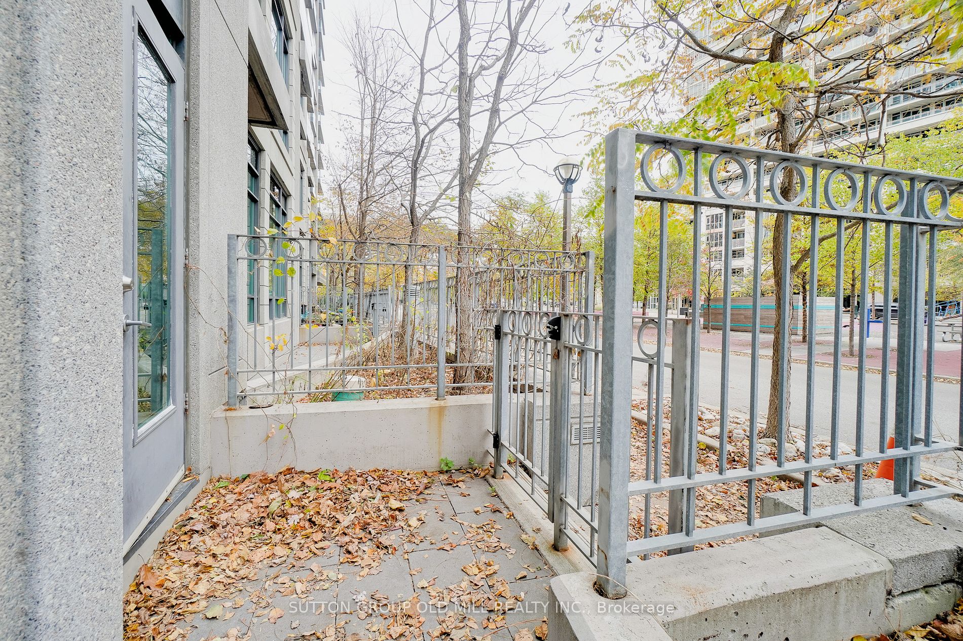 209 Fort York Blvd, #180