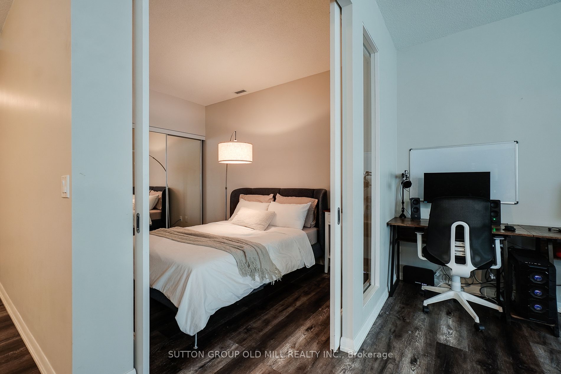 209 Fort York Blvd, #180