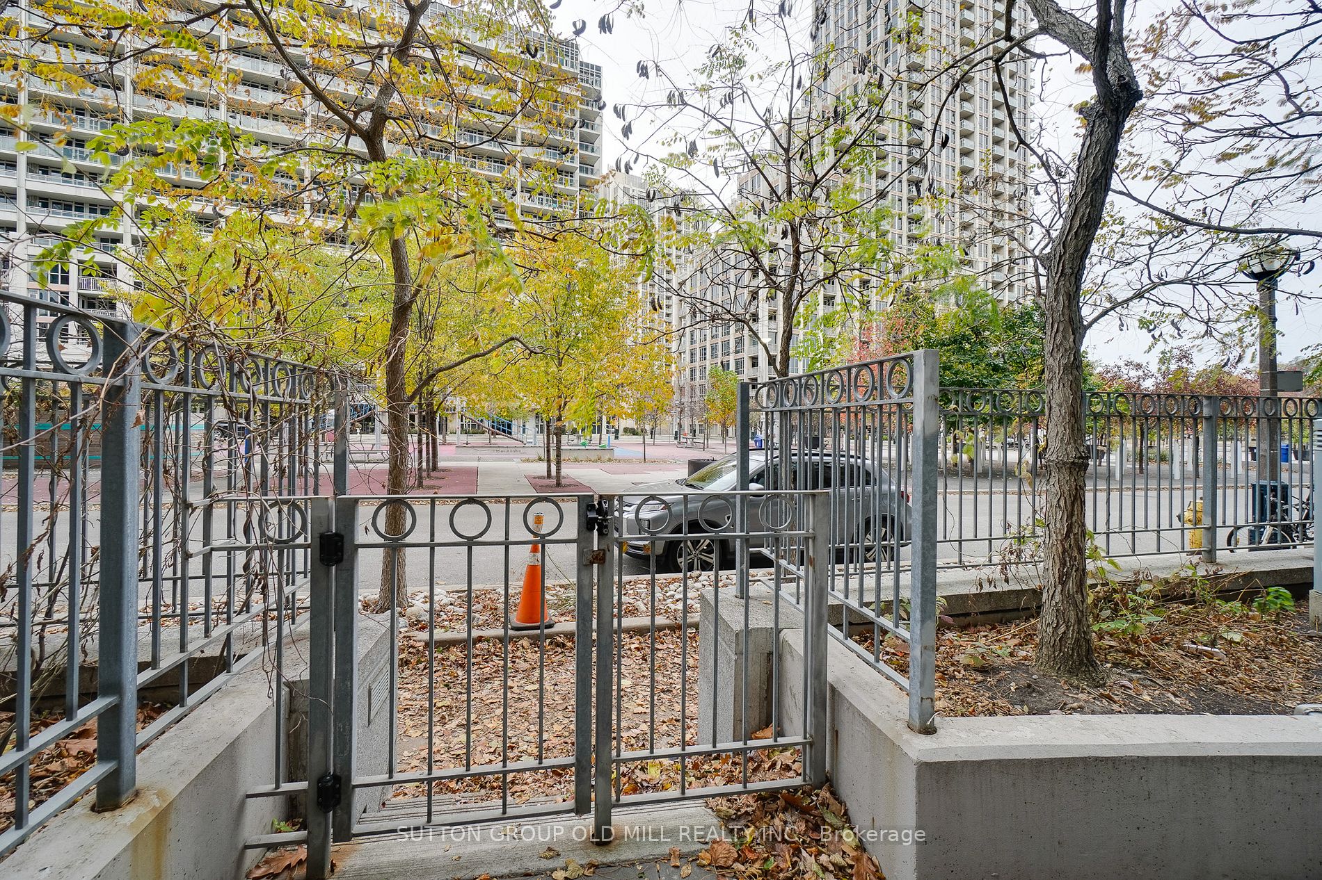 209 Fort York Blvd, #180