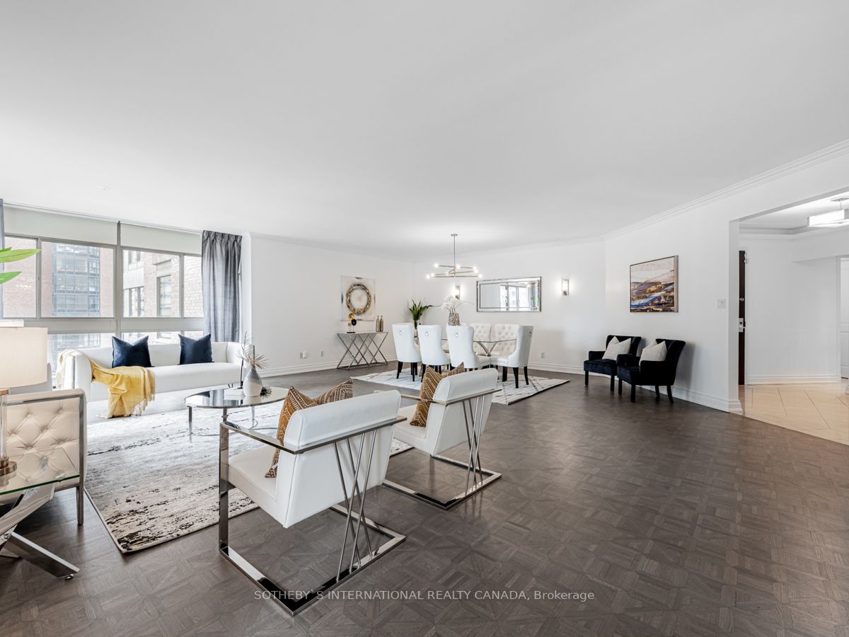 1132 Bay St, #802
