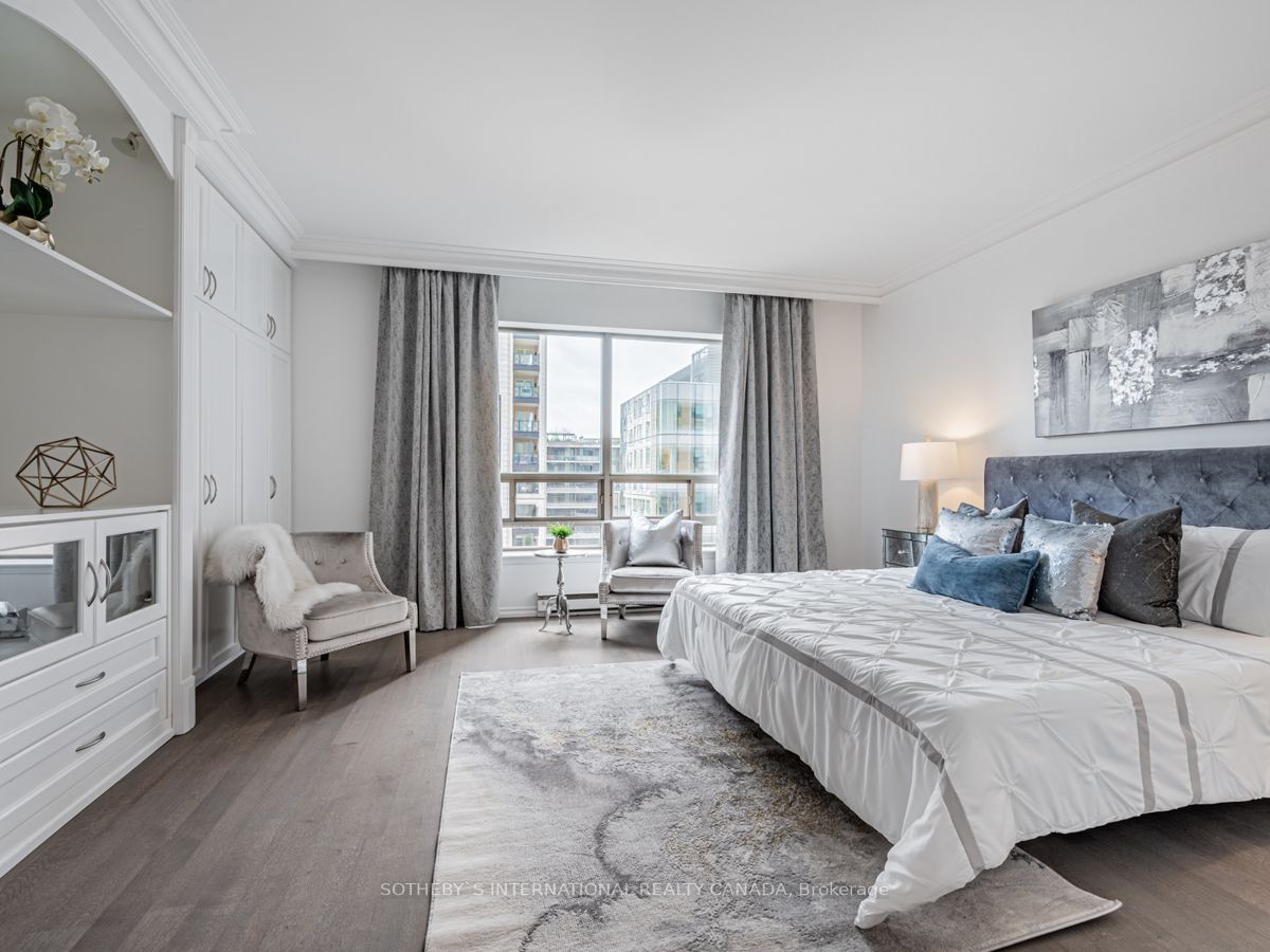 1132 Bay St, #802