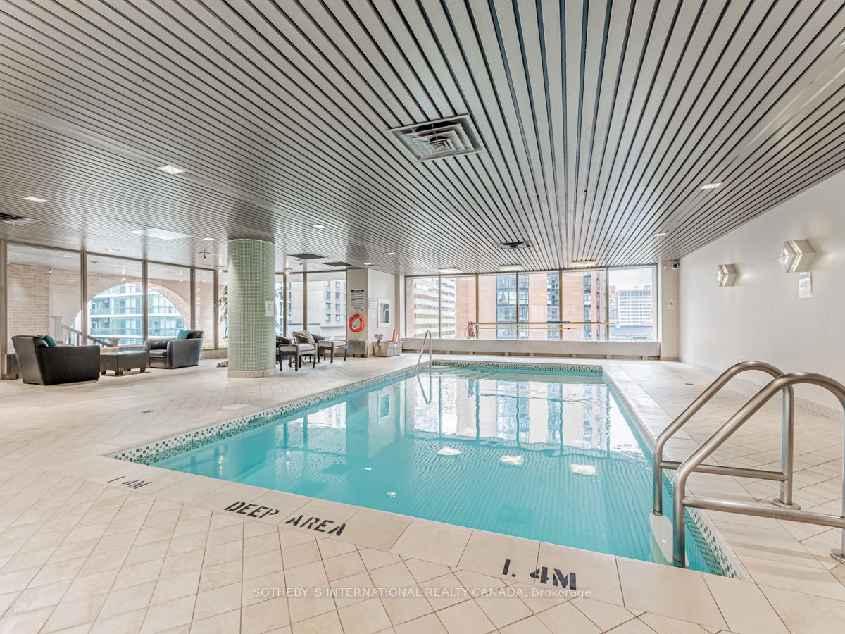 1132 Bay St, #802