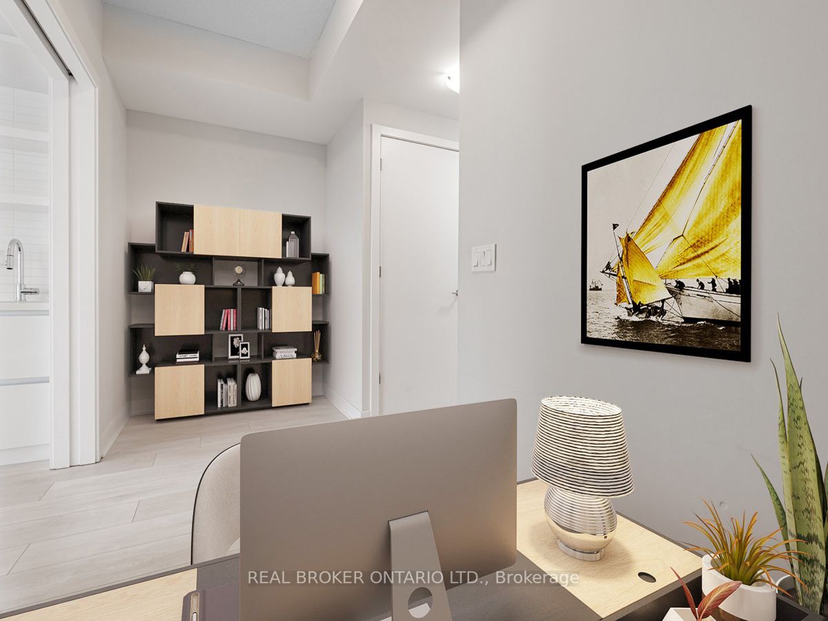 2221 Yonge St, #901