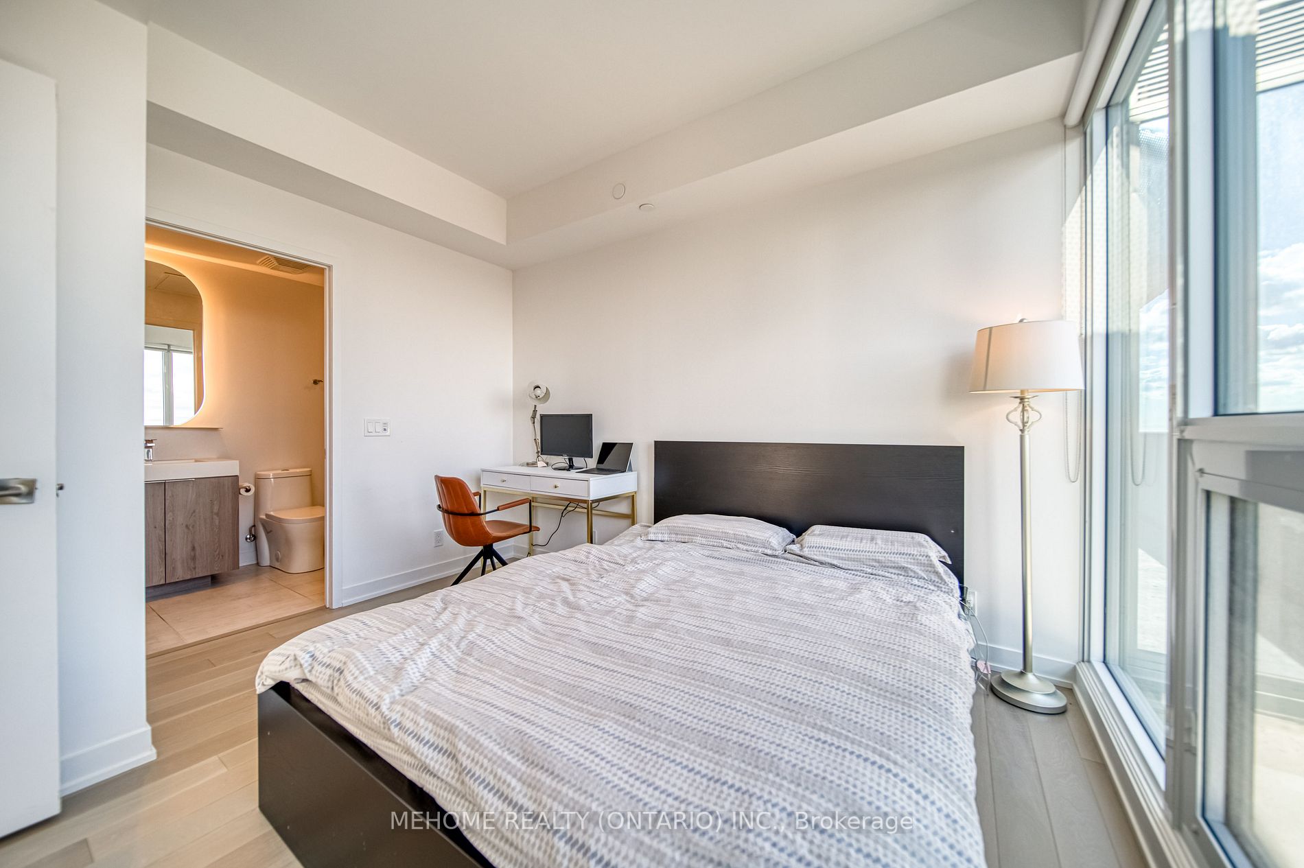 15 Holmes Ave, #2111