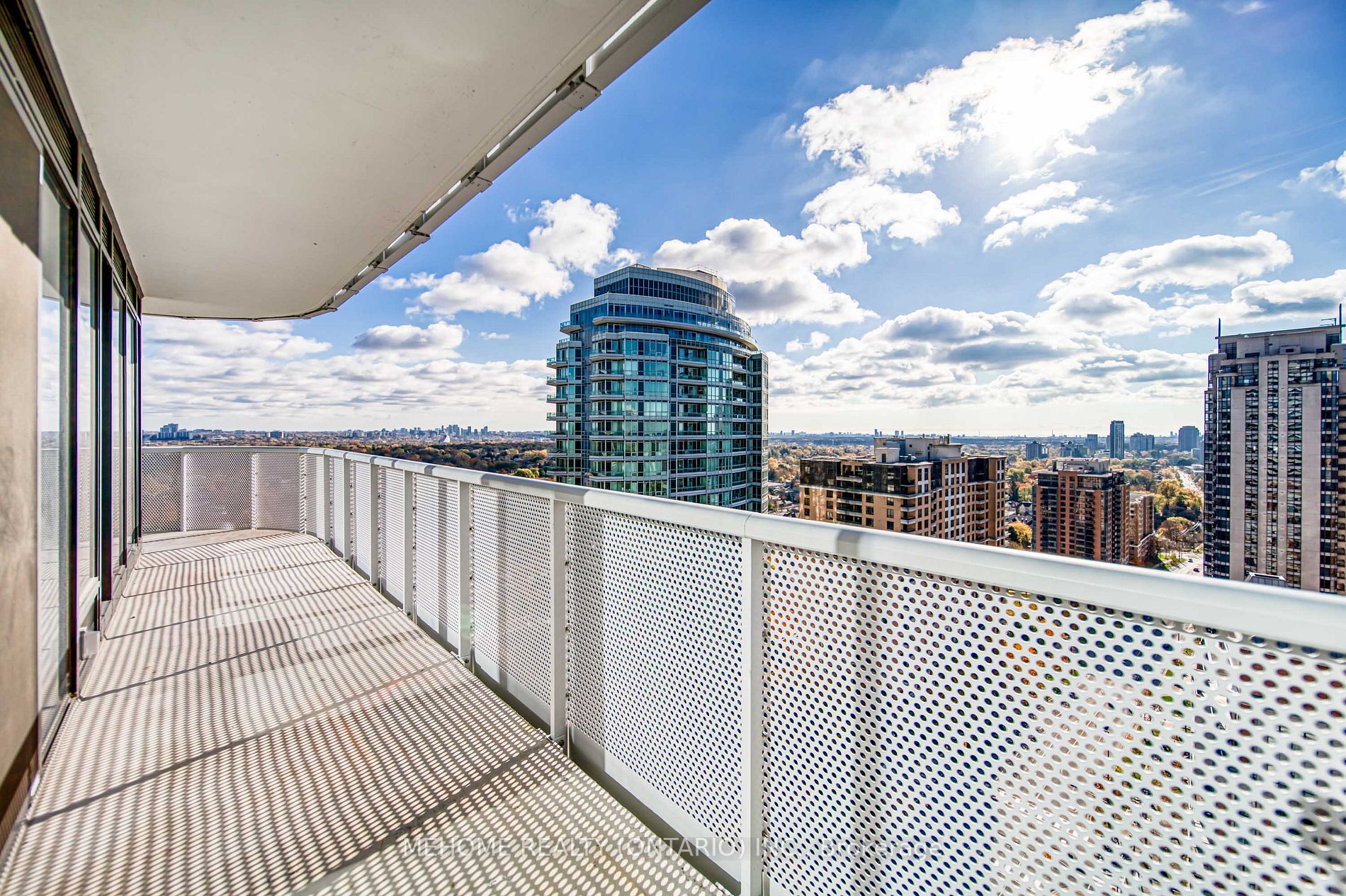 15 Holmes Ave, #2111