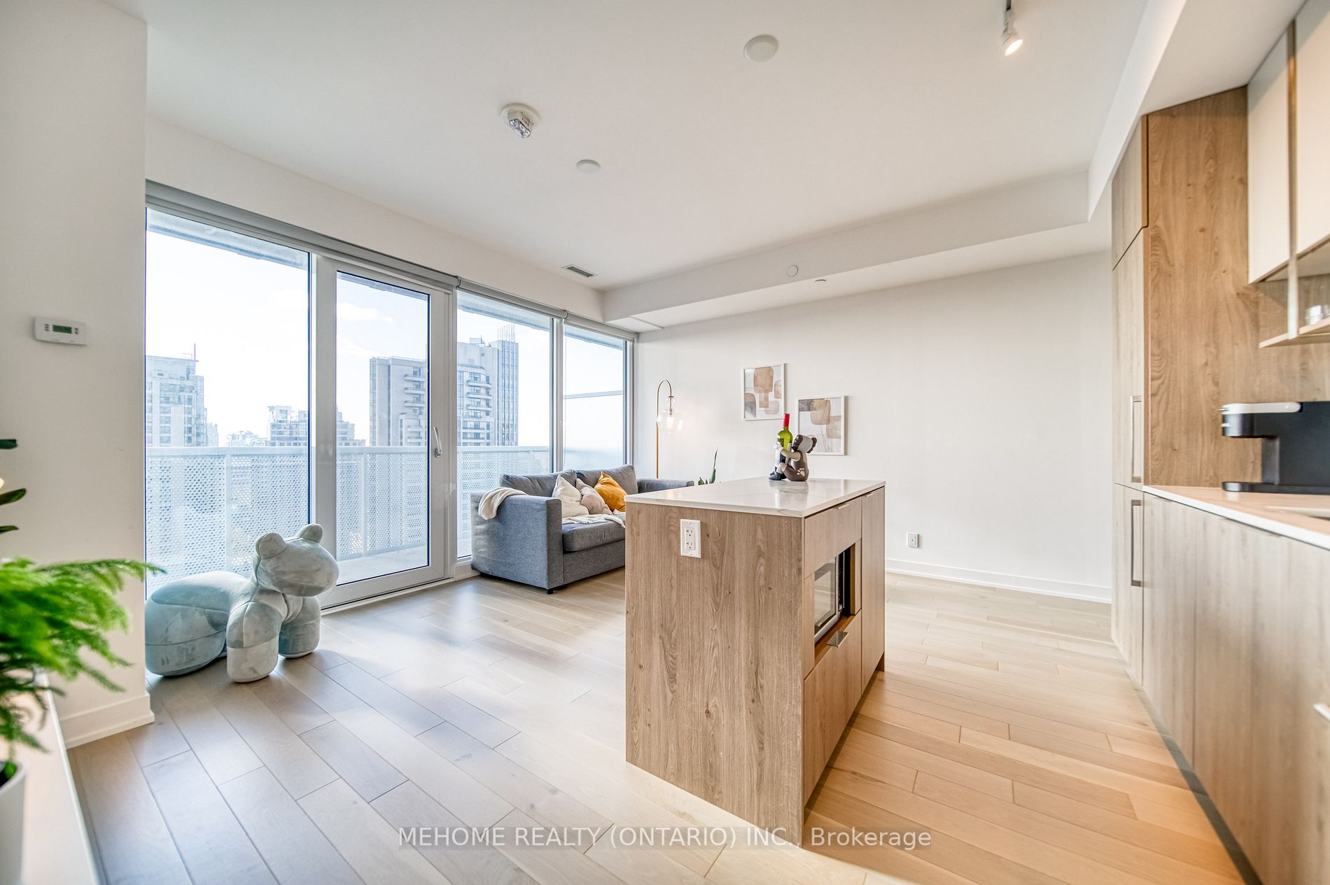 15 Holmes Ave, #2111