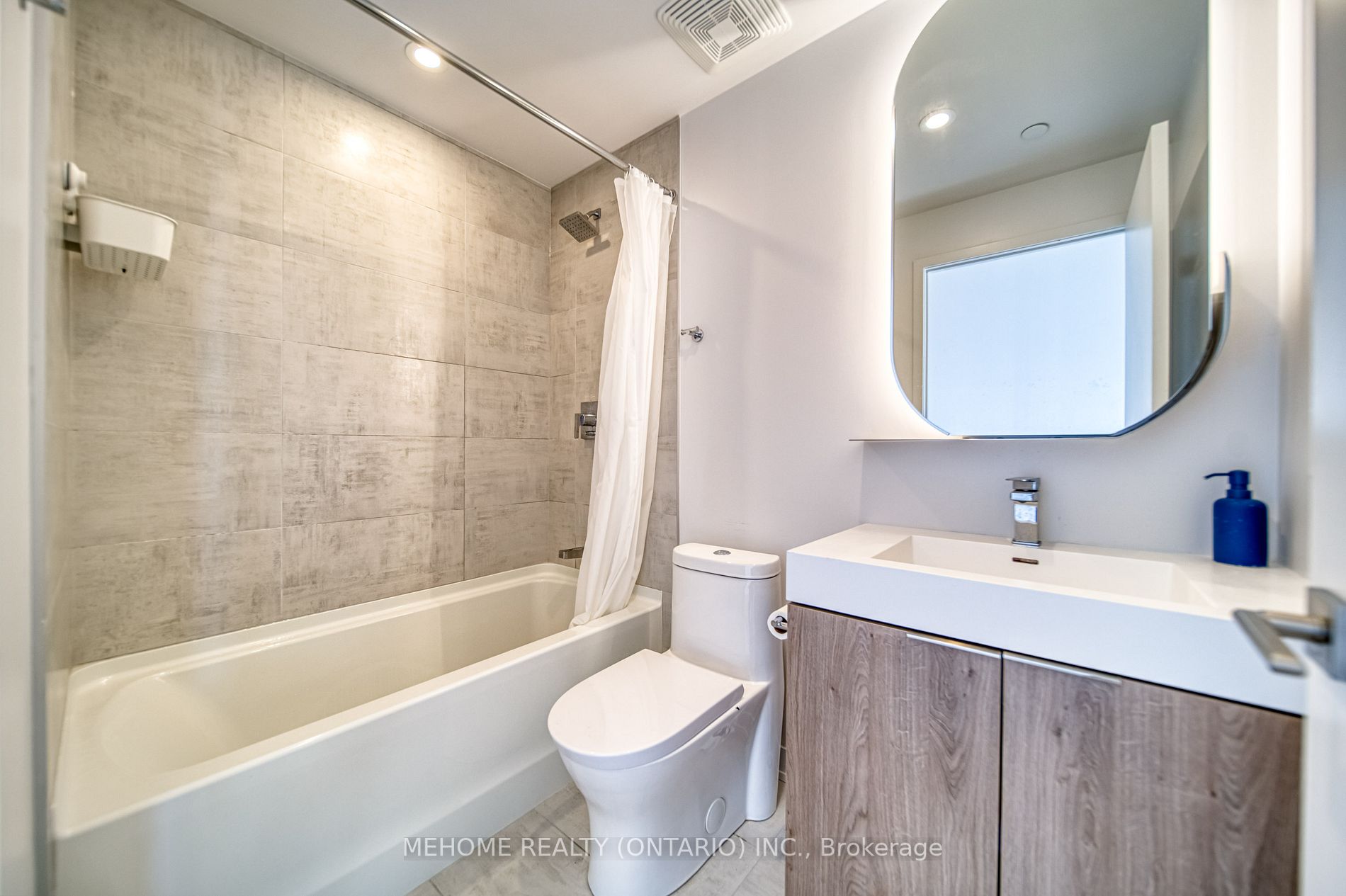 15 Holmes Ave, #2111