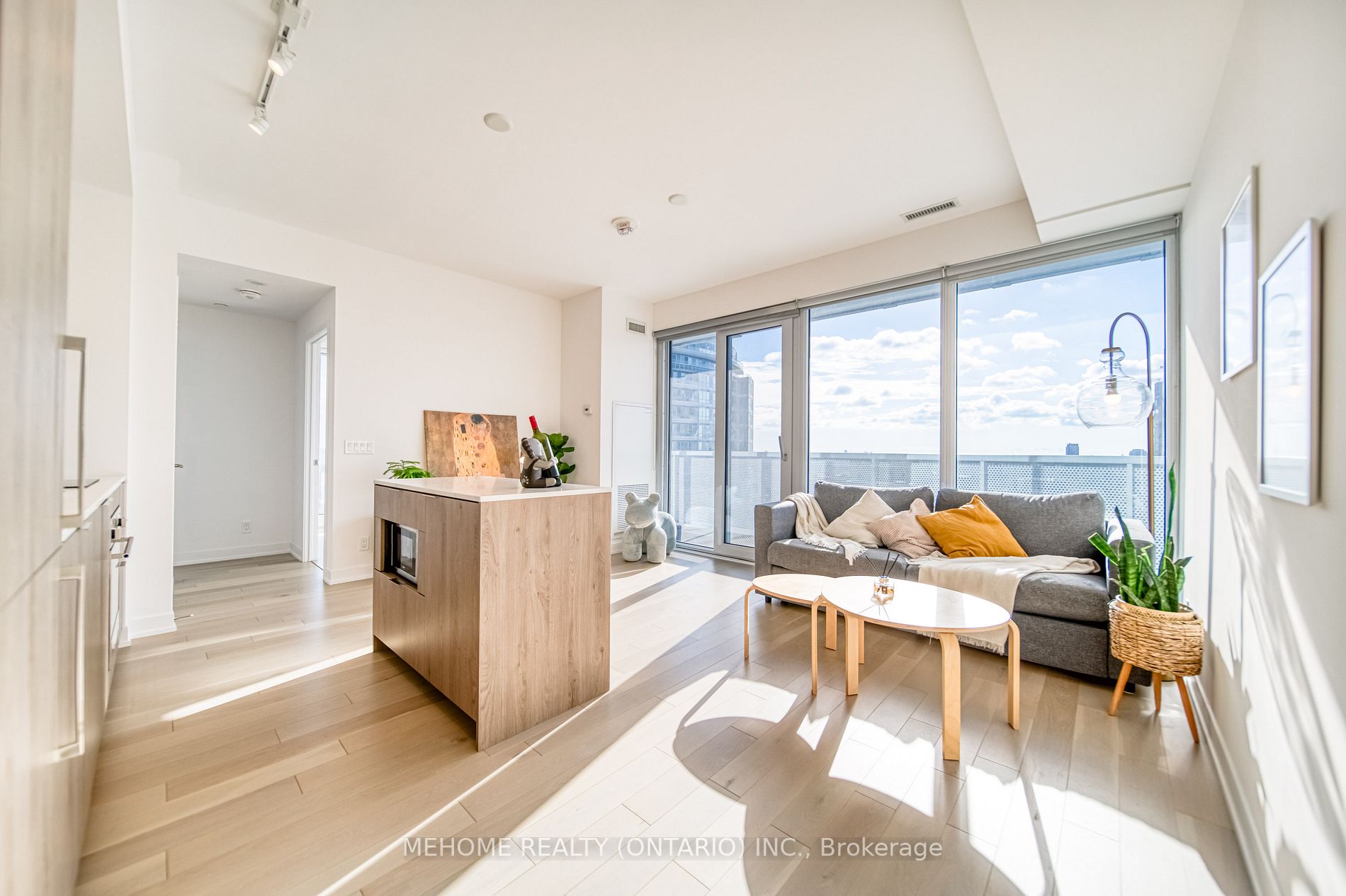 15 Holmes Ave, #2111