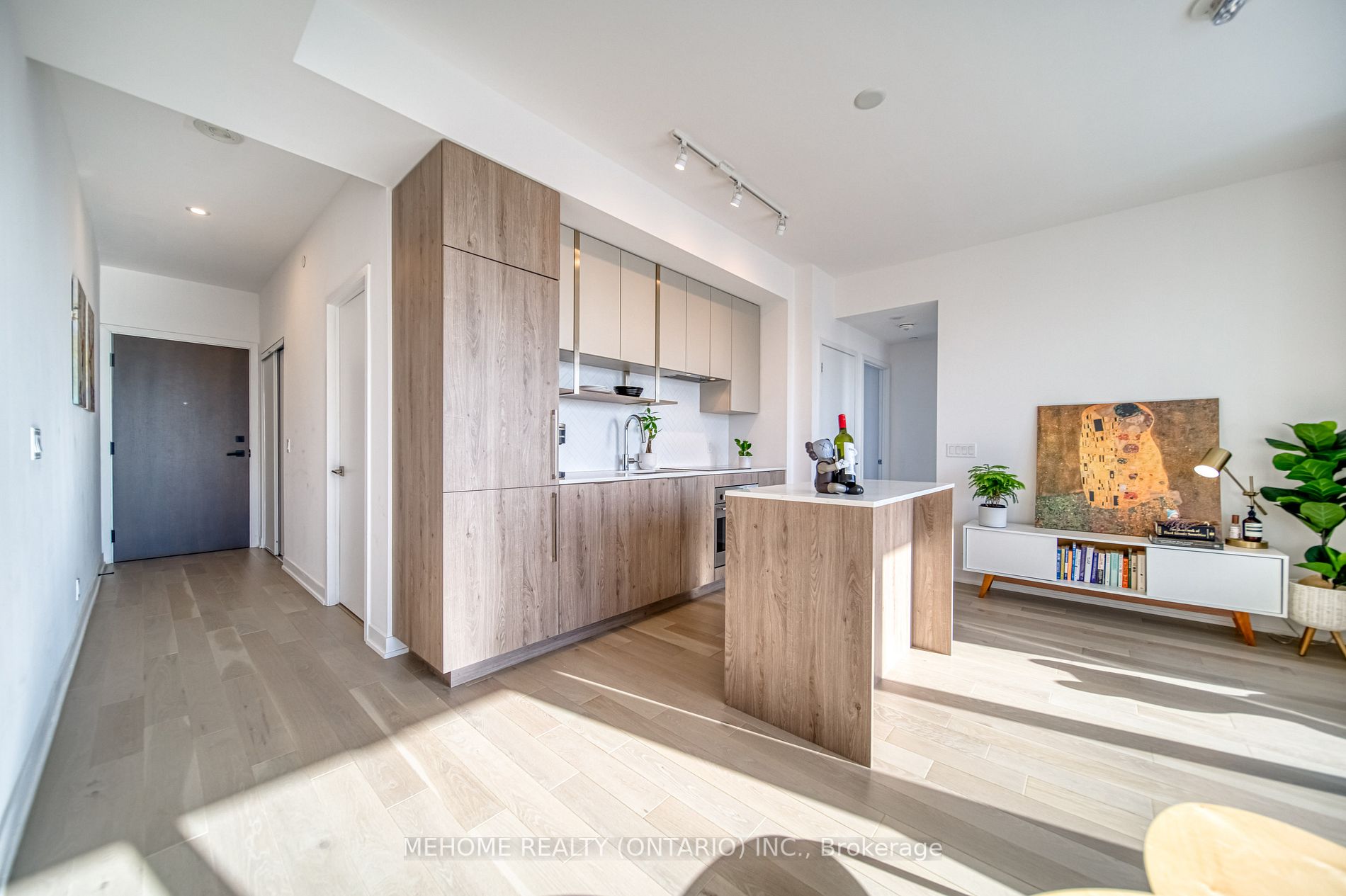 15 Holmes Ave, #2111