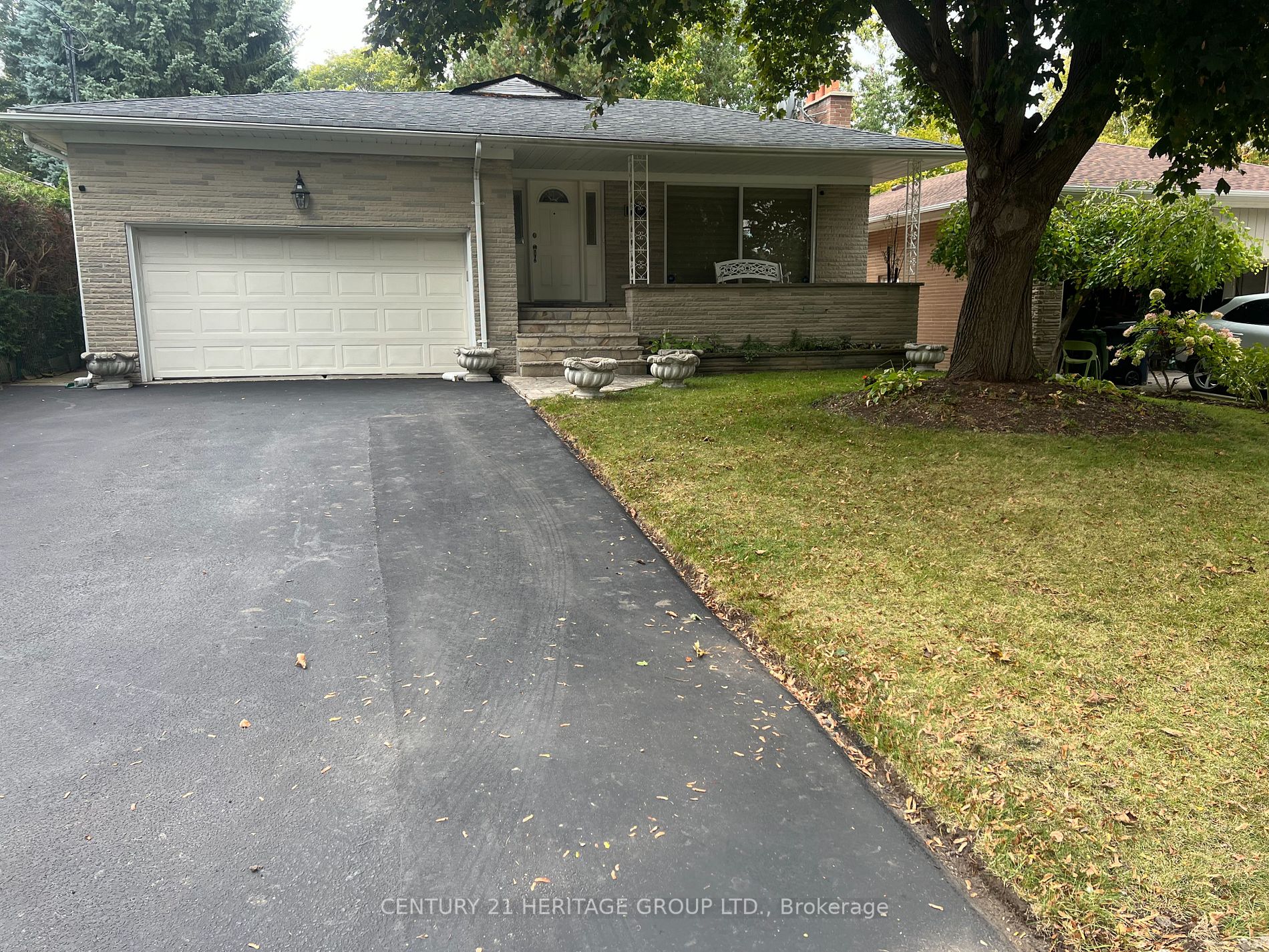 36 Palomino Cres
