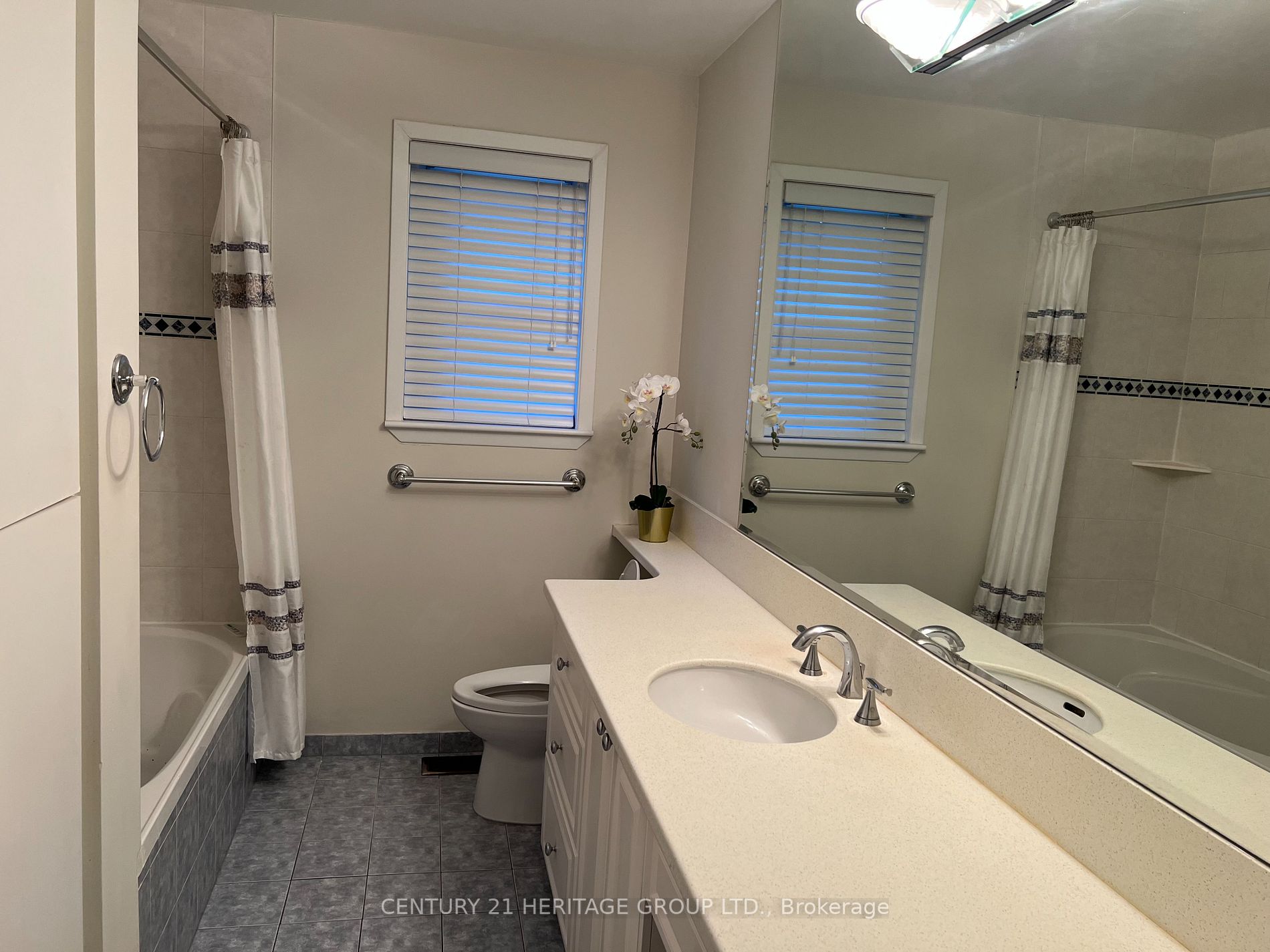 36 Palomino Cres