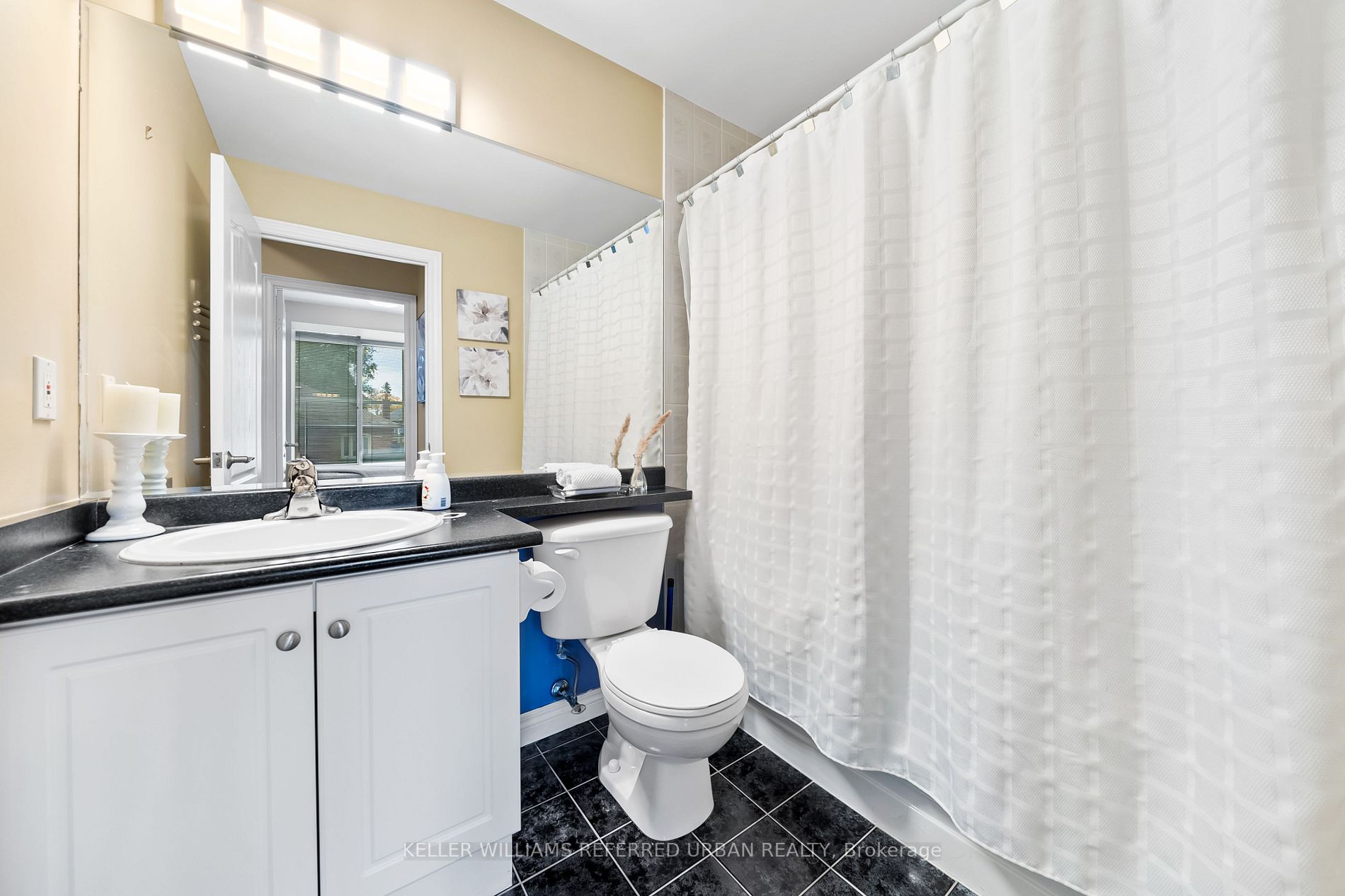 2 Edith Dr, #207