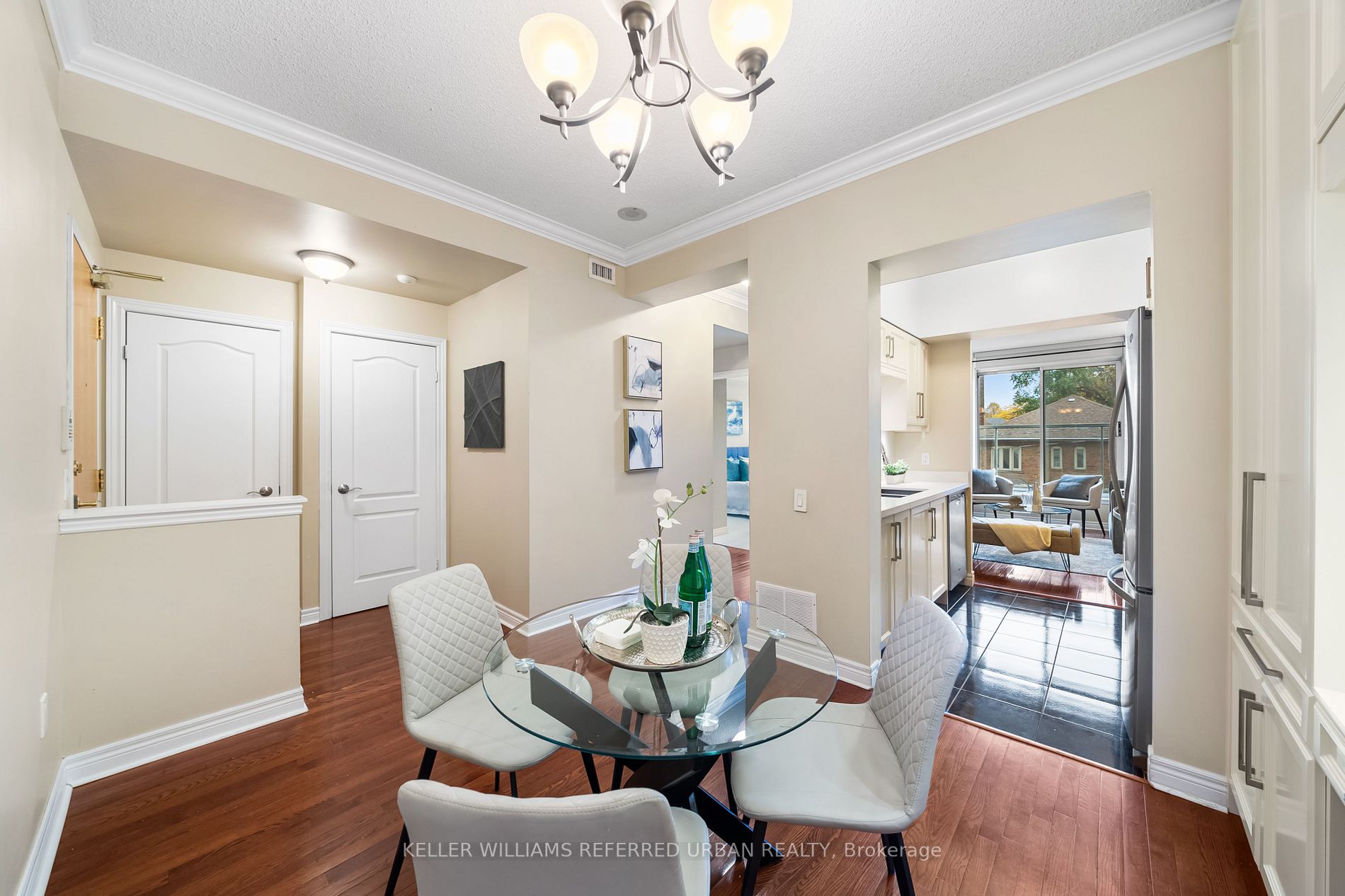 2 Edith Dr, #207