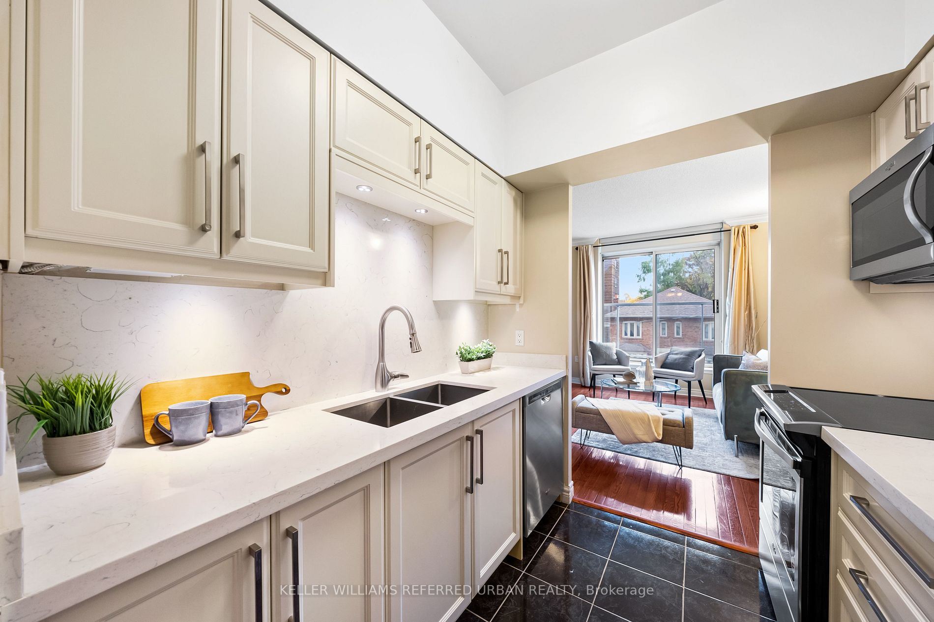 2 Edith Dr, #207