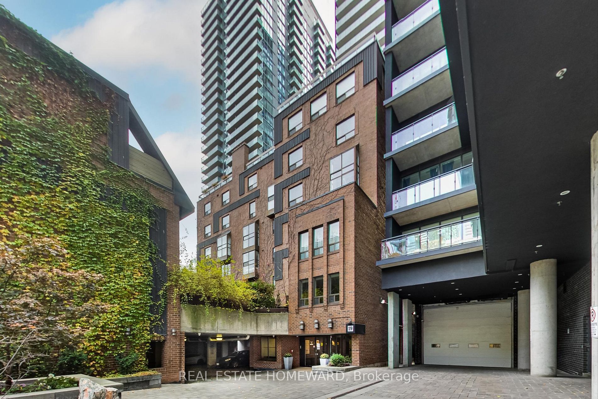 19 Dundonald St, #302