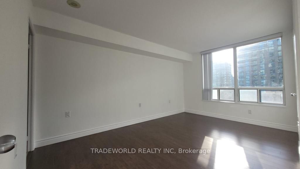 35 Finch Ave E, #1202