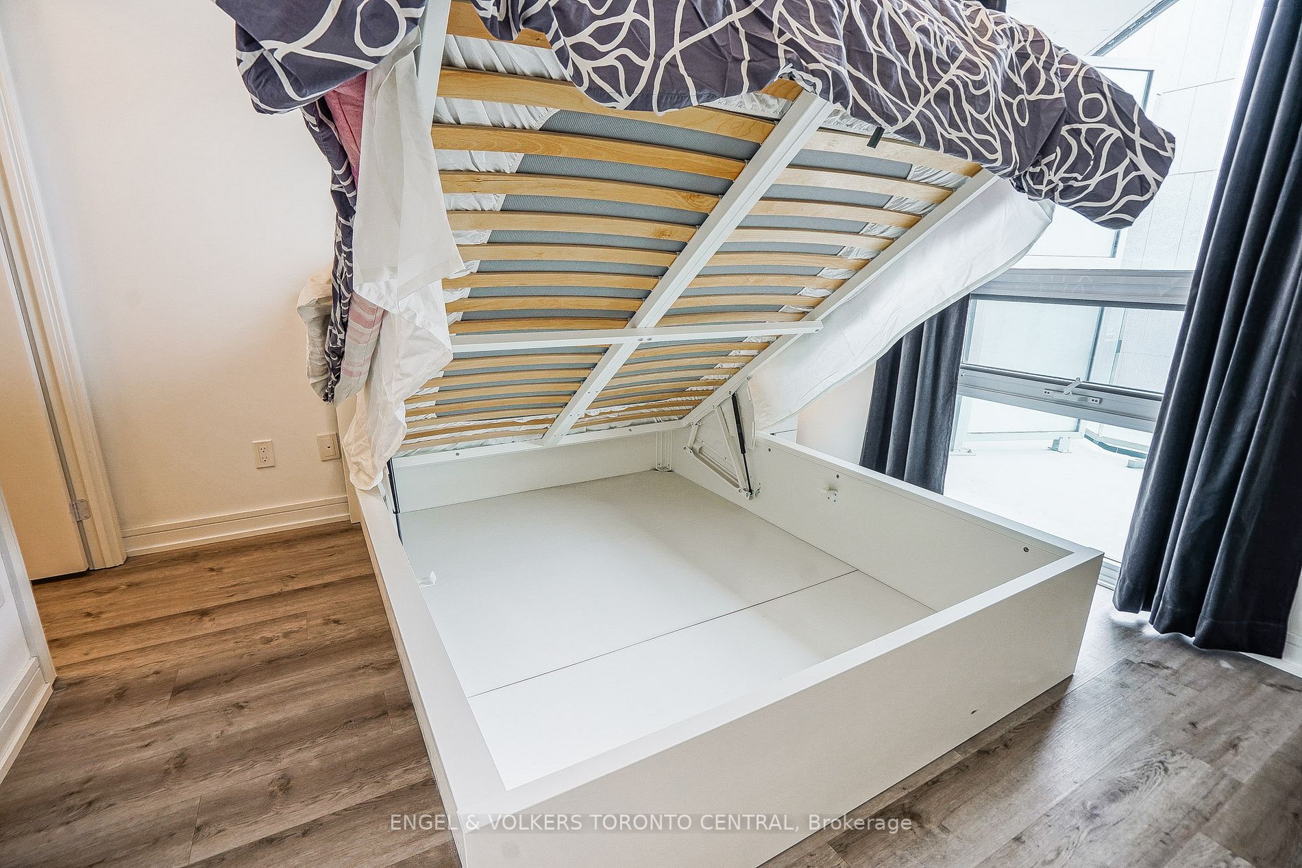 621 Sheppard Ave E, #638