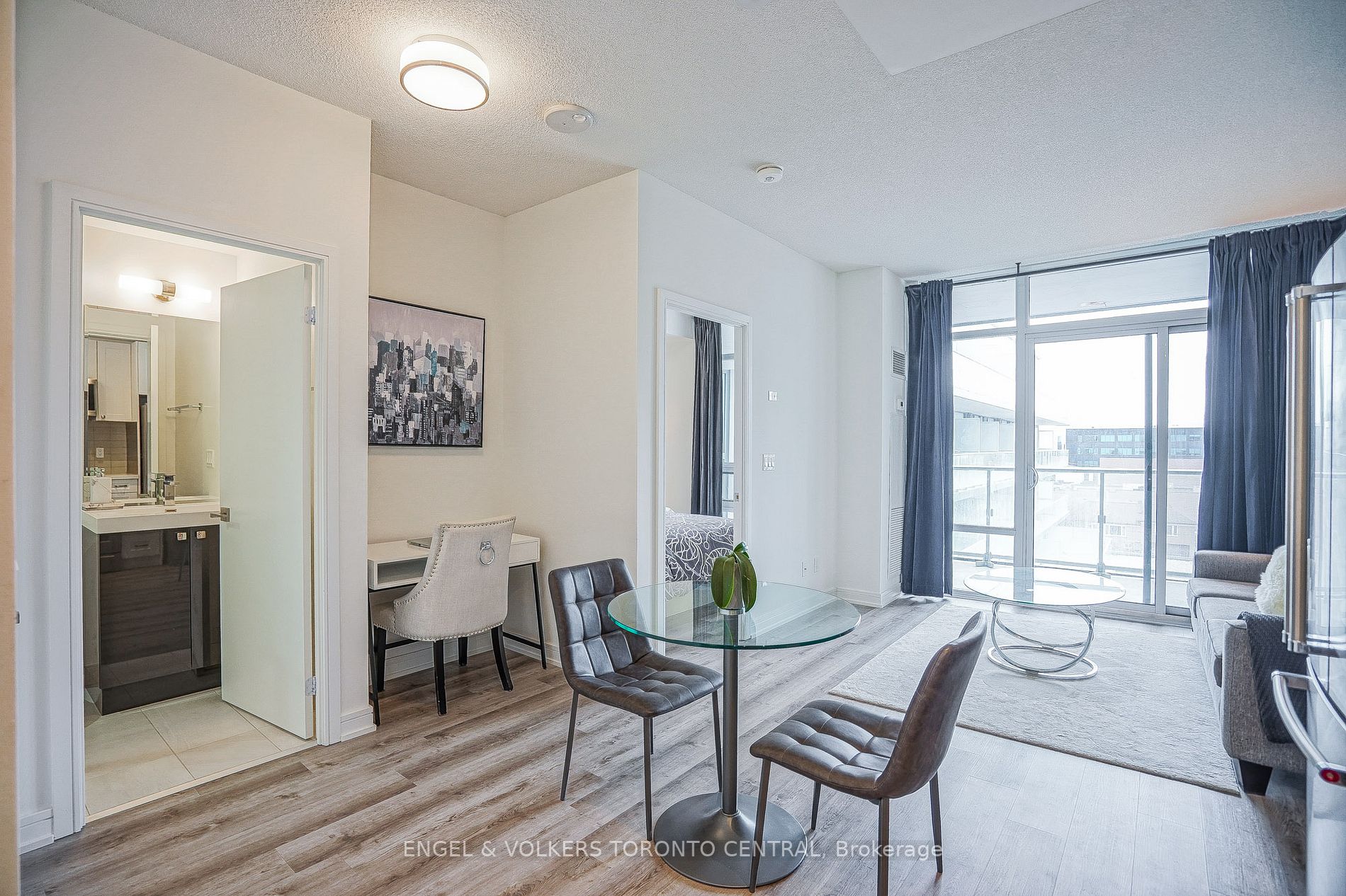 621 Sheppard Ave E, #638