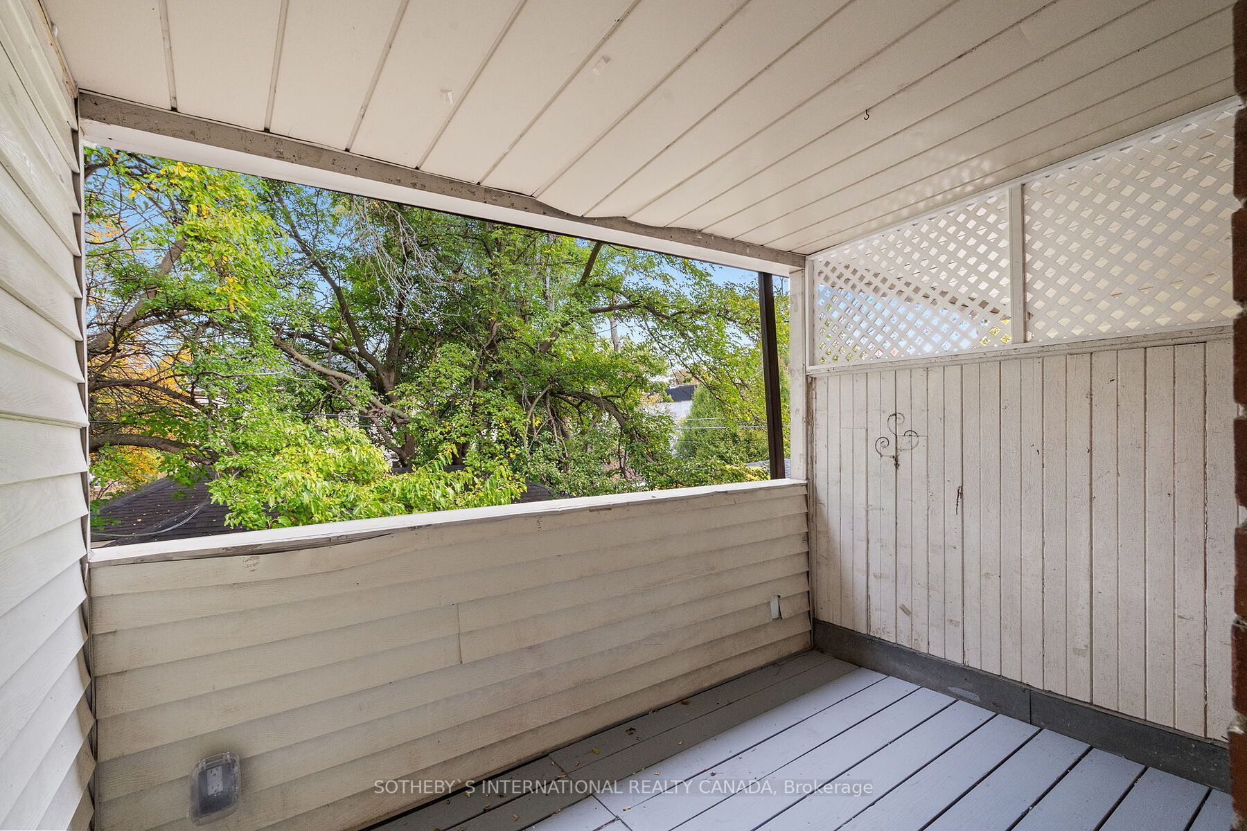 28 Strathgowan Ave, #Upper