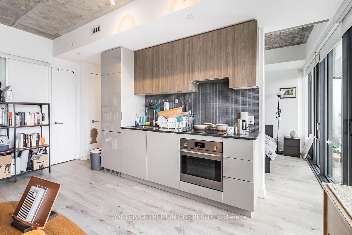 161 Roehampton Ave, #3102