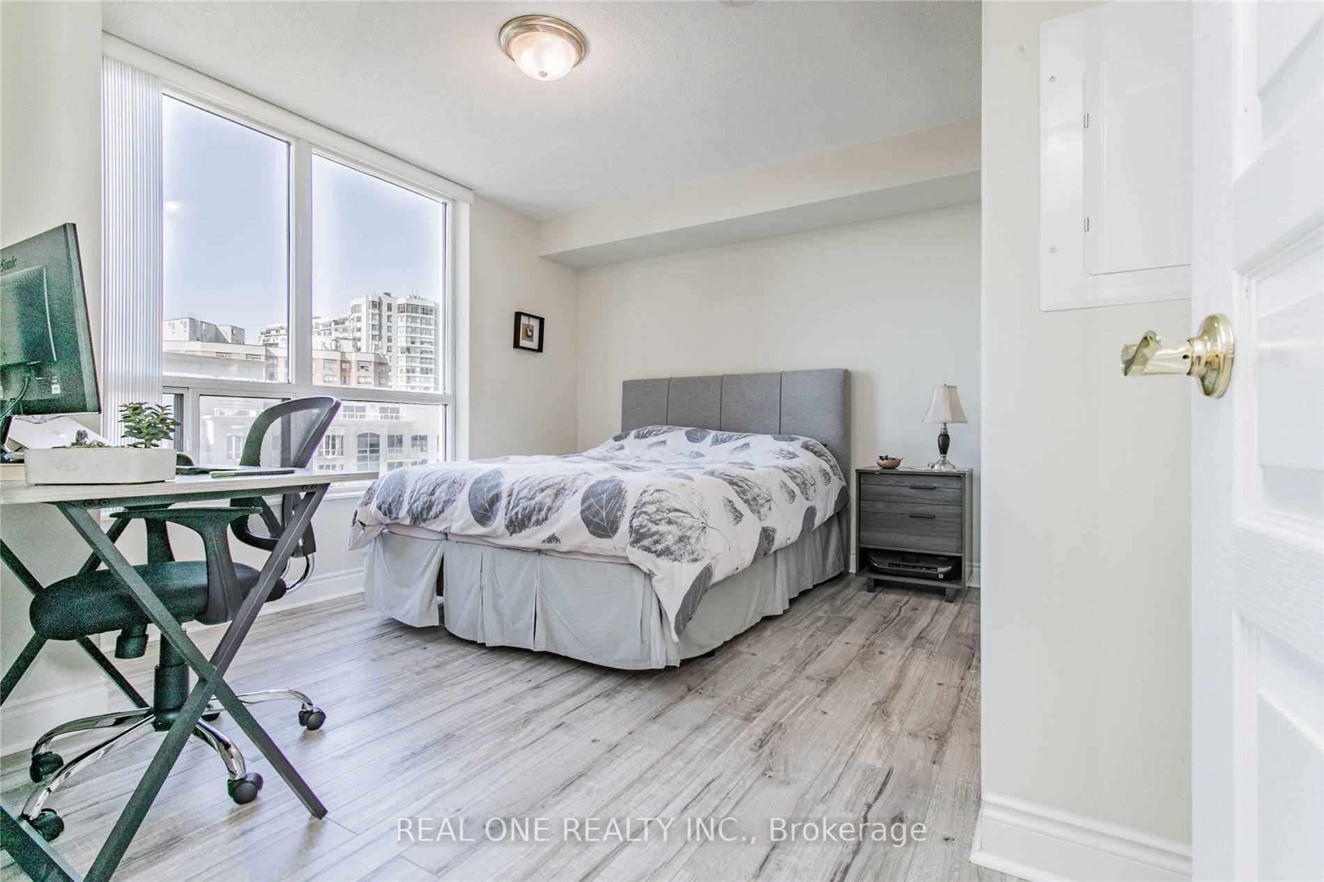 10 Northtown Way, #805