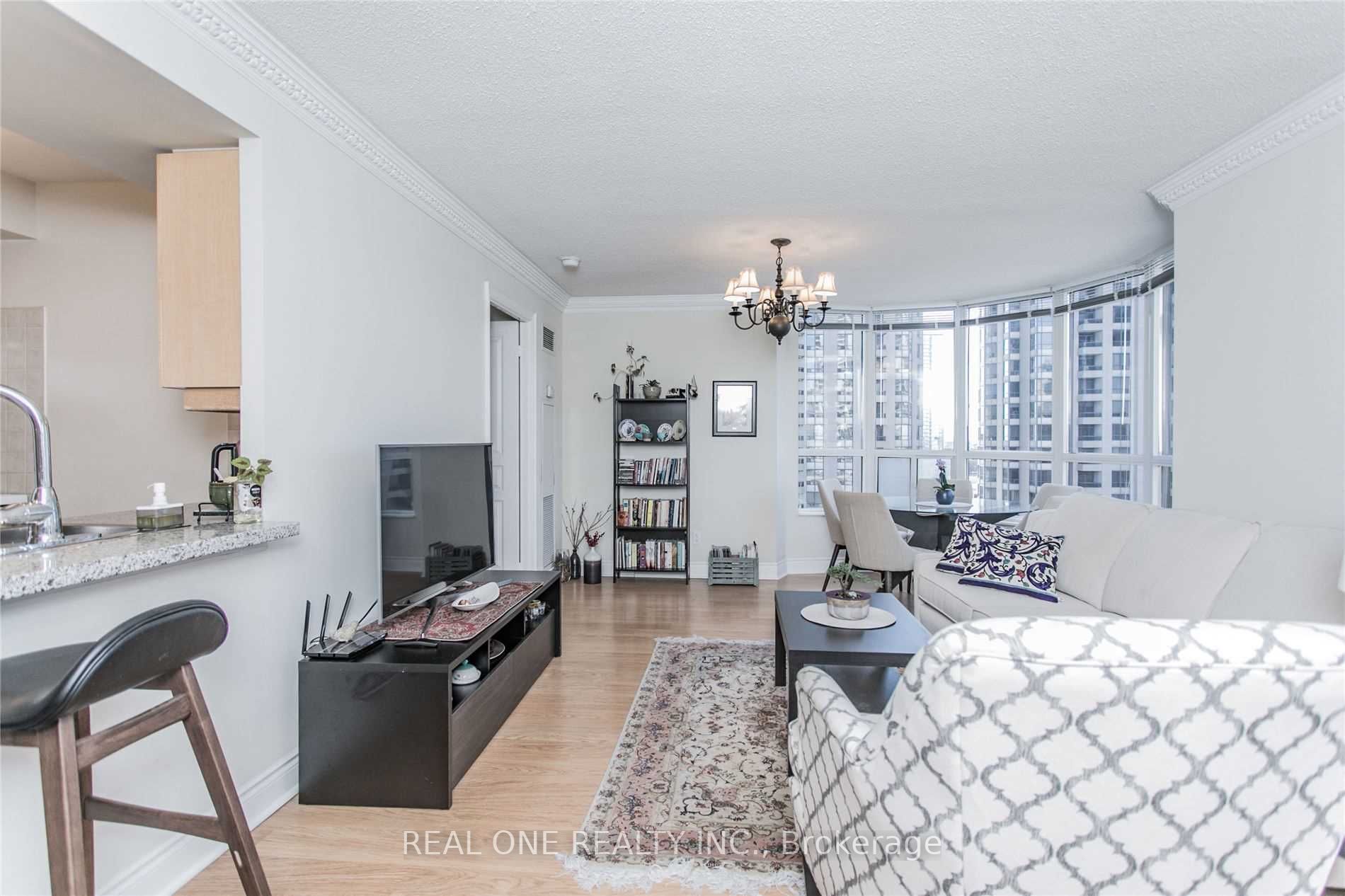 10 Northtown Way, #805