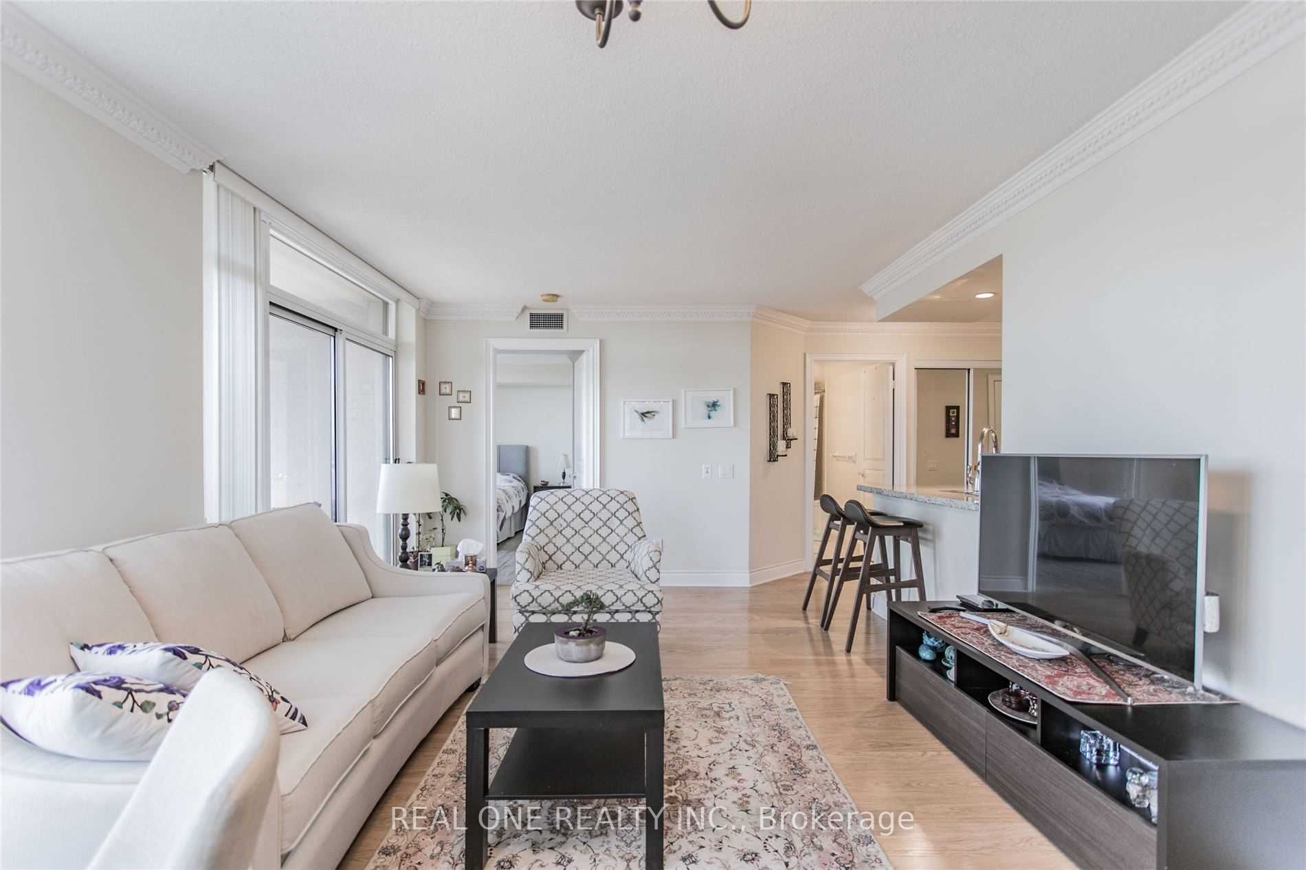 10 Northtown Way, #805