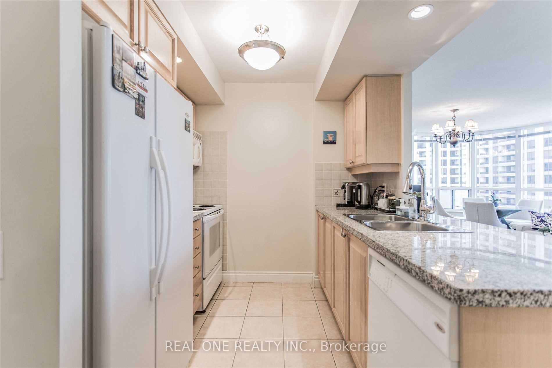 10 Northtown Way, #805