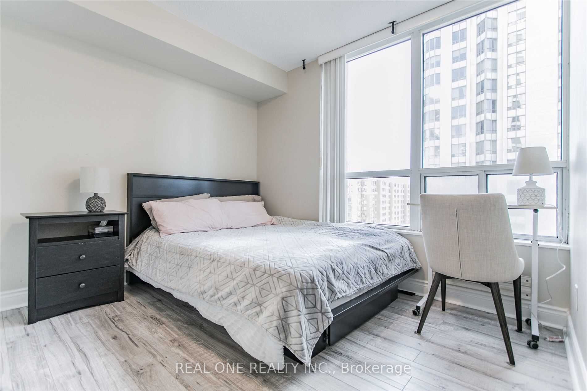 10 Northtown Way, #805
