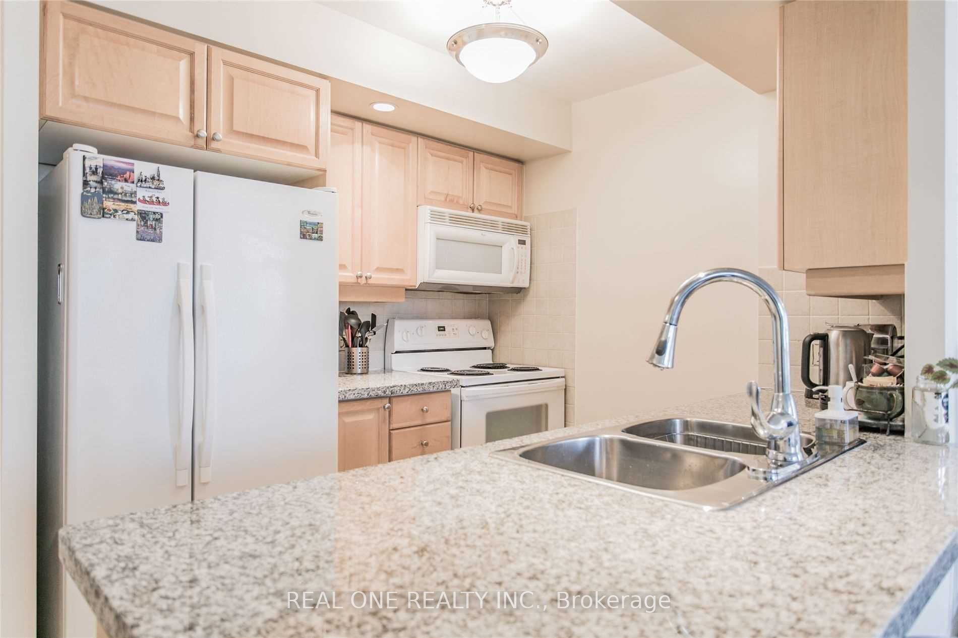 10 Northtown Way, #805