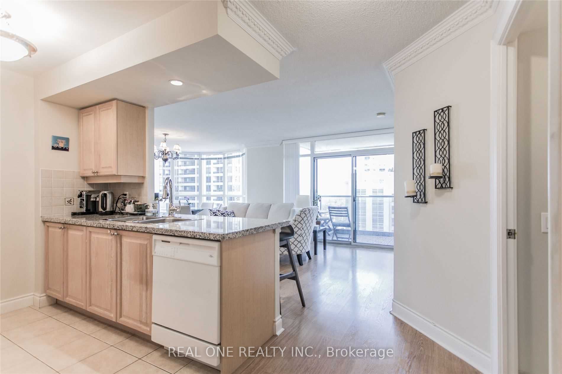 10 Northtown Way, #805