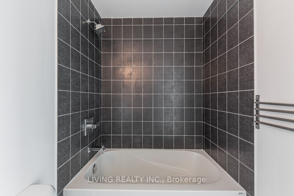 68 Canterbury Pl, #815