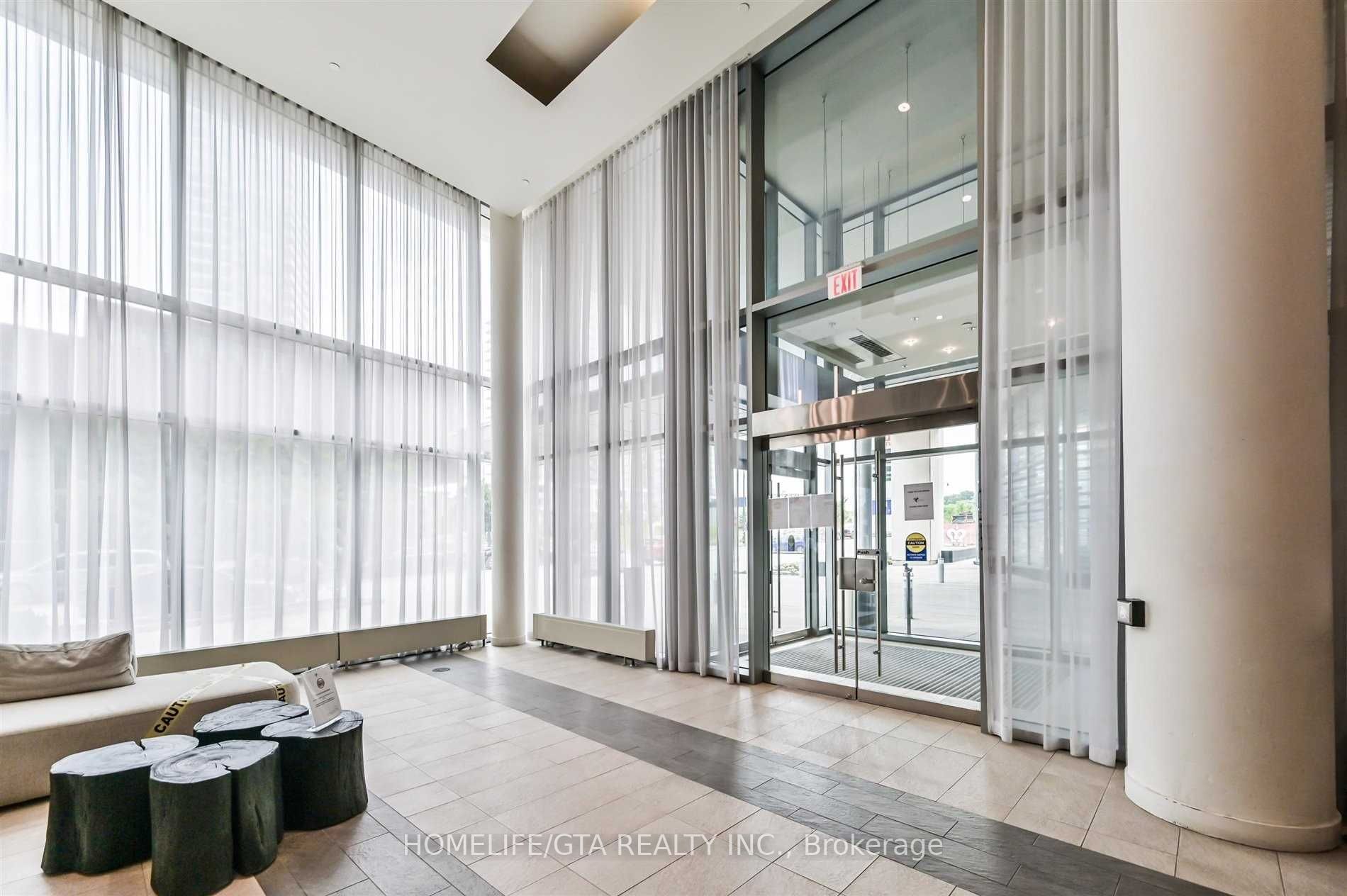 72 Esther Shiner Blvd, #321